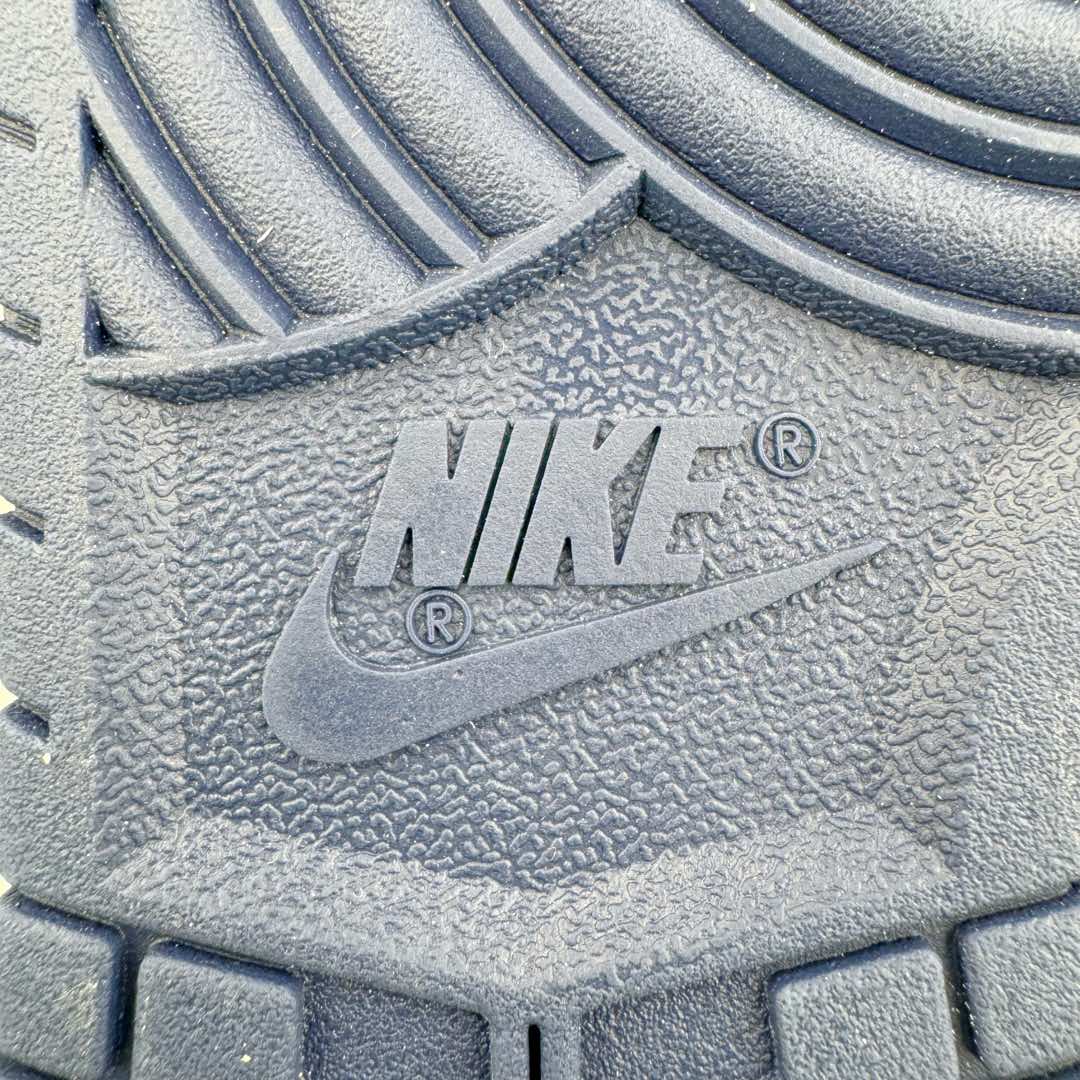 图片[20]-＃YC纯原 NK Dunk Low 拓荒骑士 无人区 FQ8826-100 定制系列天花板 无原鞋不开发 全系列得物原鞋一比一校对开发 配色持续更新中 终端对接 优势输出 全套原厂楦头原纸板数据档案倾力打造 原汁原味莞产 极致还原 圈内最强针车工艺 高端零售指定版 广东原厂配套原盒原标 鞋盒分三个尺码段 原厂冲刀 超高清洁度 全鞋零毛边皮料切割 采用原厂百宏鞋带以及原厂百宏织唛舌标 内标可供原厂几率过验 进口原装条纹中底布 四线拉帮白色点胶 原厂拉帮手法遵循公司 原厂电绣 极致还原 尺码：36 36.5 37.5 38 38.5 39 40 40.5 41 42 42.5 43 44 44.5 45 46-选品中心