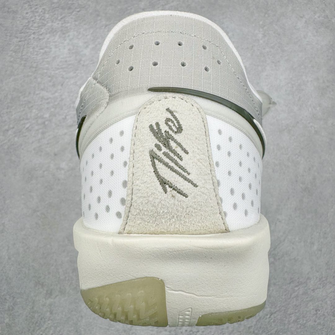 图片[8]-＃灭世/Max NK Air Zoom G.T.Cut 3 EP 实战系列篮球鞋 DV2913-003 全新GT Cut 3.0 全掌搭载了 ZoomX 泡棉 使得整双鞋在缓震表现上可谓相当优秀 拥有着顶级科技配置的同时 颜值设计也非常可观 整体鞋型仍然保留了前低后高的设计 G.T. Cut 传统的突进极速突破的感觉 鞋头麂皮材质和 NK Flywire 飞线工艺 相对来说包裹感更好了 必备的TPU 支撑片 两侧 Swoosh 的透气孔设计 起到散热透气的作用 鞋舌采用类似跑鞋的半开叉式设计 搭配鞋带既可以提升包裹感 又降低了运动中鞋舌乱跑的可能性 鞋子内里填充相当厚实 避免掉跟 尺码：39 40 40.5 41 42 42.5 43 44 44.5 45 46-选品中心