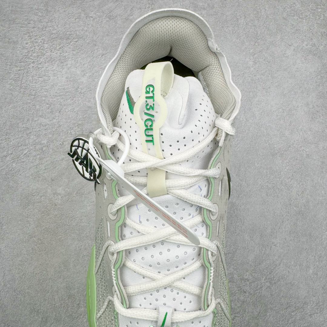 图片[5]-＃灭世/Max NK Air Zoom G.T.Cut 3 EP 实战系列篮球鞋 DV2913-003 全新GT Cut 3.0 全掌搭载了 ZoomX 泡棉 使得整双鞋在缓震表现上可谓相当优秀 拥有着顶级科技配置的同时 颜值设计也非常可观 整体鞋型仍然保留了前低后高的设计 G.T. Cut 传统的突进极速突破的感觉 鞋头麂皮材质和 NK Flywire 飞线工艺 相对来说包裹感更好了 必备的TPU 支撑片 两侧 Swoosh 的透气孔设计 起到散热透气的作用 鞋舌采用类似跑鞋的半开叉式设计 搭配鞋带既可以提升包裹感 又降低了运动中鞋舌乱跑的可能性 鞋子内里填充相当厚实 避免掉跟 尺码：39 40 40.5 41 42 42.5 43 44 44.5 45 46-选品中心