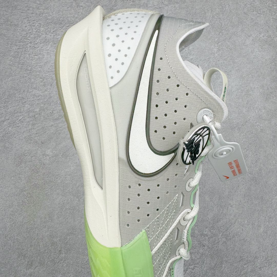 图片[6]-＃灭世/Max NK Air Zoom G.T.Cut 3 EP 实战系列篮球鞋 DV2913-003 全新GT Cut 3.0 全掌搭载了 ZoomX 泡棉 使得整双鞋在缓震表现上可谓相当优秀 拥有着顶级科技配置的同时 颜值设计也非常可观 整体鞋型仍然保留了前低后高的设计 G.T. Cut 传统的突进极速突破的感觉 鞋头麂皮材质和 NK Flywire 飞线工艺 相对来说包裹感更好了 必备的TPU 支撑片 两侧 Swoosh 的透气孔设计 起到散热透气的作用 鞋舌采用类似跑鞋的半开叉式设计 搭配鞋带既可以提升包裹感 又降低了运动中鞋舌乱跑的可能性 鞋子内里填充相当厚实 避免掉跟 尺码：39 40 40.5 41 42 42.5 43 44 44.5 45 46-选品中心