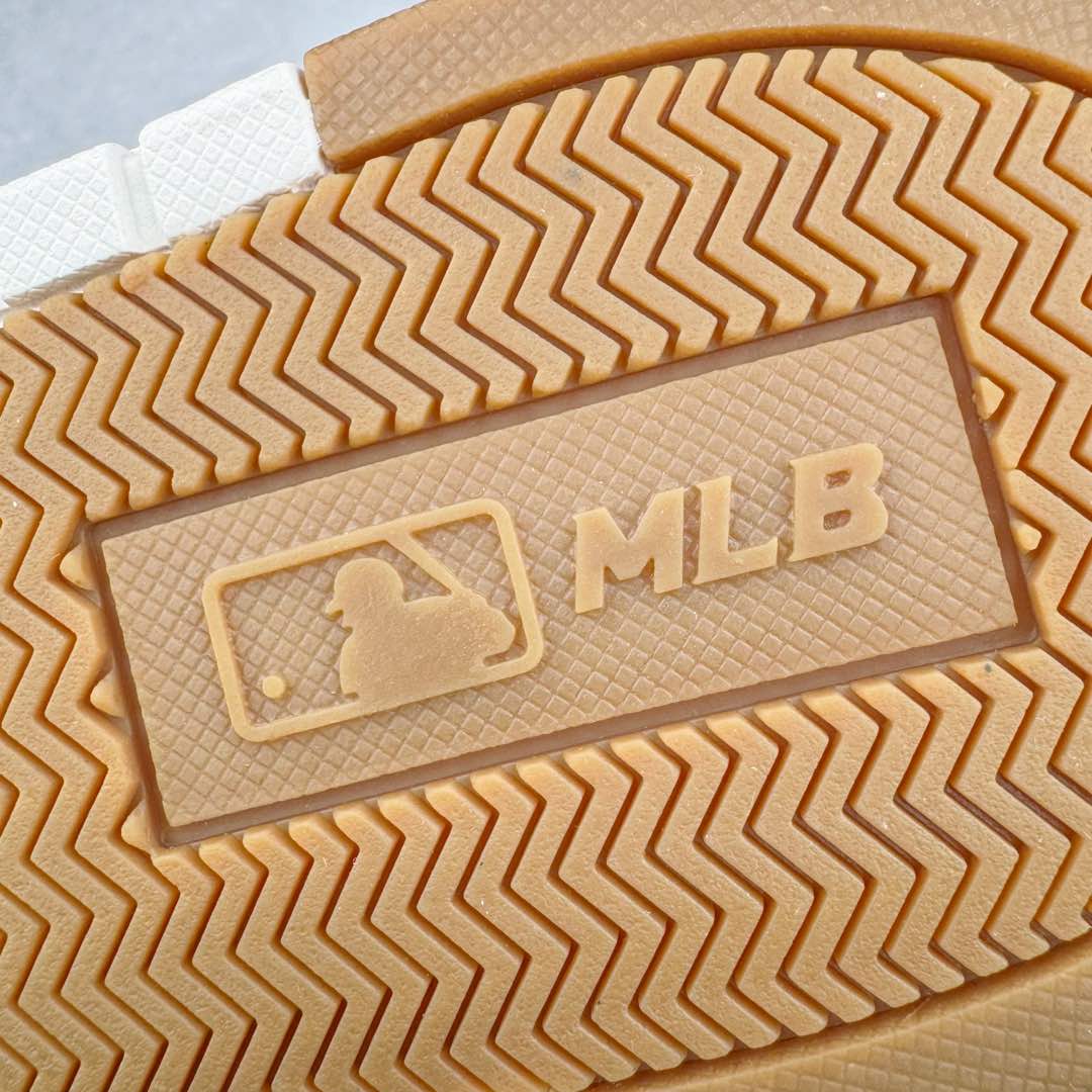 图片[19]-＃PB过验版 MLB Chunky Liner Basic 复古印花学长鞋系列低帮轻量增高厚底百搭休闲运动慢跑鞋板鞋 Korea韩国联名NY美国榄球纽约洋基队限定 目前可过轻松秒过各类鉴定 能操作的私聊 韩国代购专供 左脚内置NFC感应 区别市面贴纸假芯片 MLB专用菱形双针中底布 重点细节中底布带注胶孔 原厂NFC感应吊牌 支持鉴定 一个两位数 原盒原标 全套原楦原纸板原厂数据开发 中韩文保养标贴 绿色防霉片 平台代购专供 独家一比一RB+MD组合大底 高频后跟小人Logo精准对位立体饱满 正确网布加超迁鞋面 转印中底走线紧密 转印Logo工艺表层防刮不掉色 尺码：35 36 36.5 37.5 38 38.5 39 40 40.5 41 42 42.5 43 44 44.5 45-选品中心