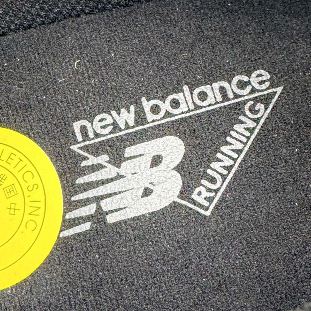 图片[11]-＃G版纯原 New Balance NB530 新百伦复古透气跑步鞋 全套原楦原纸板原厂数据开发 同步原鞋一次Model大底 全鞋电脑针车加持 原厂网布TPU高频工艺 正确中底拉帮 高密度丽新布中底 抛弃过往以皮革为主的人气轮廓 以极具复古风范的跑鞋外观呈现 设计上全鞋以简约清爽的纯白色作基底 鞋身覆盖大面积织物网眼材质 并于鞋头、鞋带孔眼片等细节处点缀对比鲜明的反光银镀层凸显 鞋舌、侧身等位置则辅以一贯的「N」字标志和品牌徽标彰显身份 最后通过搭载的 ABZORB 缓震中底完善整体造型 尺码：36 37 37.5 38 38.5 39.5 40 40.5 41.5 42 42.5 43 44 44.5 45 45.5 46.5 47-选品中心