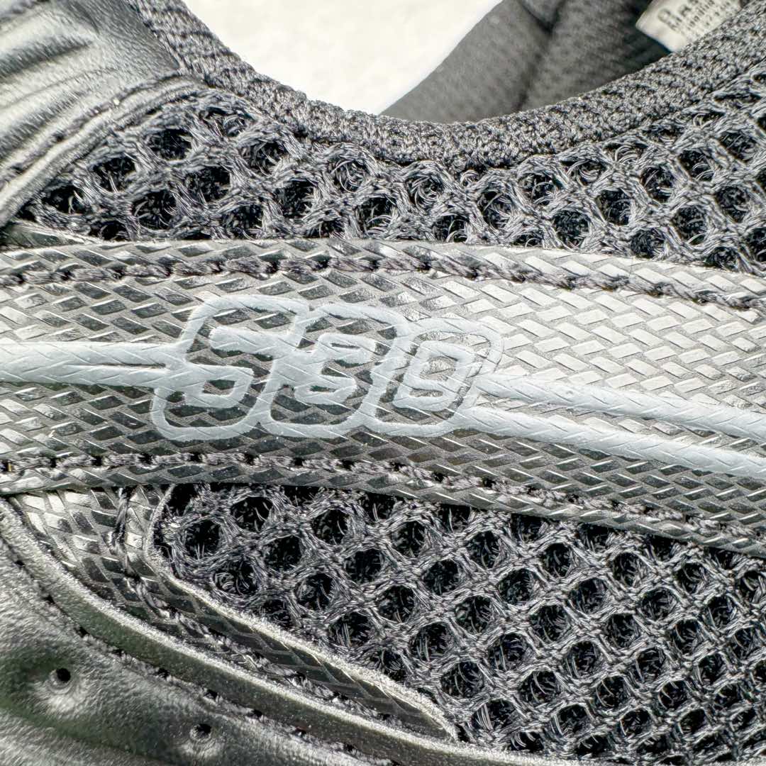 图片[17]-＃G版纯原 New Balance NB530 新百伦复古透气跑步鞋 全套原楦原纸板原厂数据开发 同步原鞋一次Model大底 全鞋电脑针车加持 原厂网布TPU高频工艺 正确中底拉帮 高密度丽新布中底 抛弃过往以皮革为主的人气轮廓 以极具复古风范的跑鞋外观呈现 设计上全鞋以简约清爽的纯白色作基底 鞋身覆盖大面积织物网眼材质 并于鞋头、鞋带孔眼片等细节处点缀对比鲜明的反光银镀层凸显 鞋舌、侧身等位置则辅以一贯的「N」字标志和品牌徽标彰显身份 最后通过搭载的 ABZORB 缓震中底完善整体造型 尺码：36 37 37.5 38 38.5 39.5 40 40.5 41.5 42 42.5 43 44 44.5 45 45.5 46.5 47-选品中心