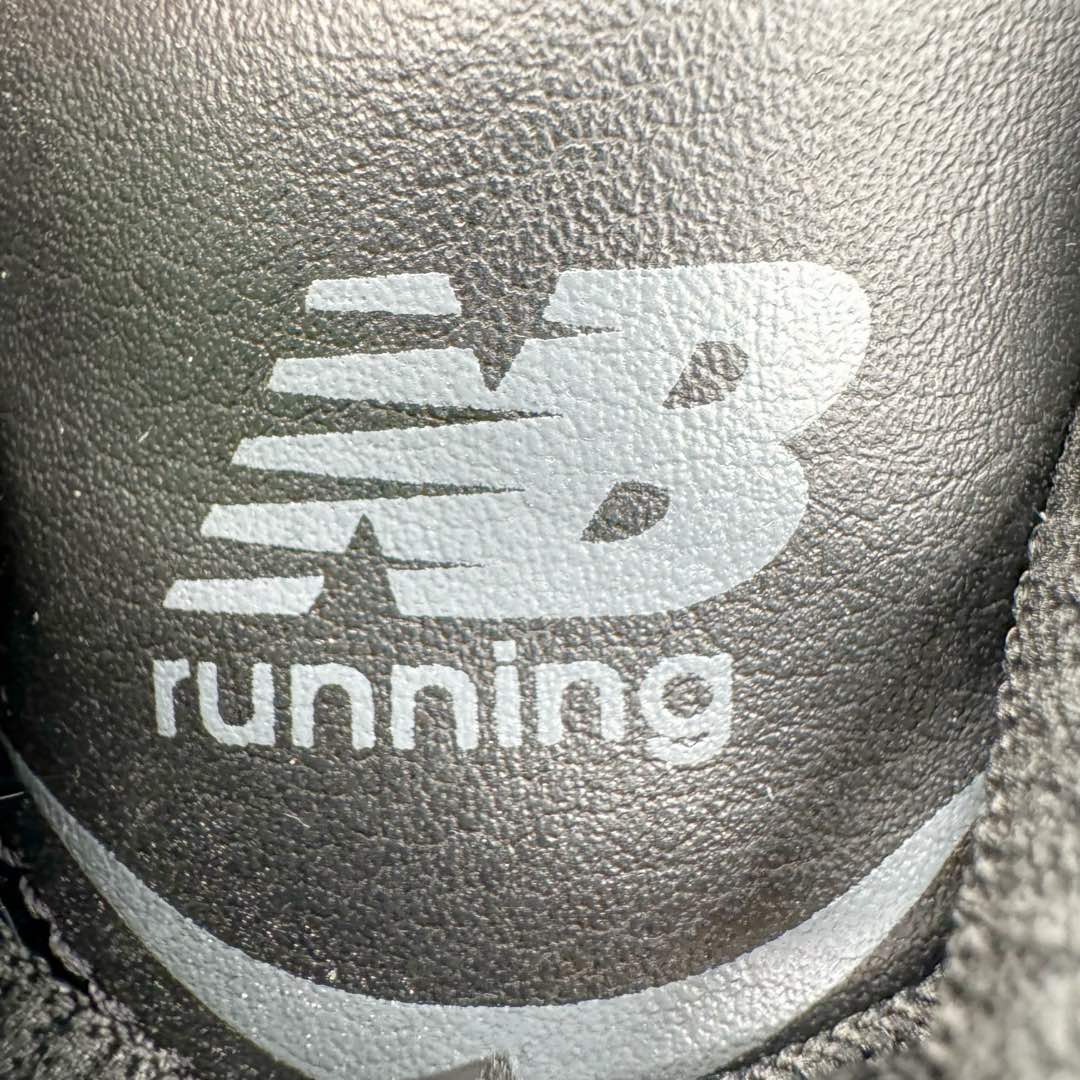 图片[13]-＃G版纯原 New Balance NB530 新百伦复古透气跑步鞋 全套原楦原纸板原厂数据开发 同步原鞋一次Model大底 全鞋电脑针车加持 原厂网布TPU高频工艺 正确中底拉帮 高密度丽新布中底 抛弃过往以皮革为主的人气轮廓 以极具复古风范的跑鞋外观呈现 设计上全鞋以简约清爽的纯白色作基底 鞋身覆盖大面积织物网眼材质 并于鞋头、鞋带孔眼片等细节处点缀对比鲜明的反光银镀层凸显 鞋舌、侧身等位置则辅以一贯的「N」字标志和品牌徽标彰显身份 最后通过搭载的 ABZORB 缓震中底完善整体造型 尺码：36 37 37.5 38 38.5 39.5 40 40.5 41.5 42 42.5 43 44 44.5 45 45.5 46.5 47-选品中心