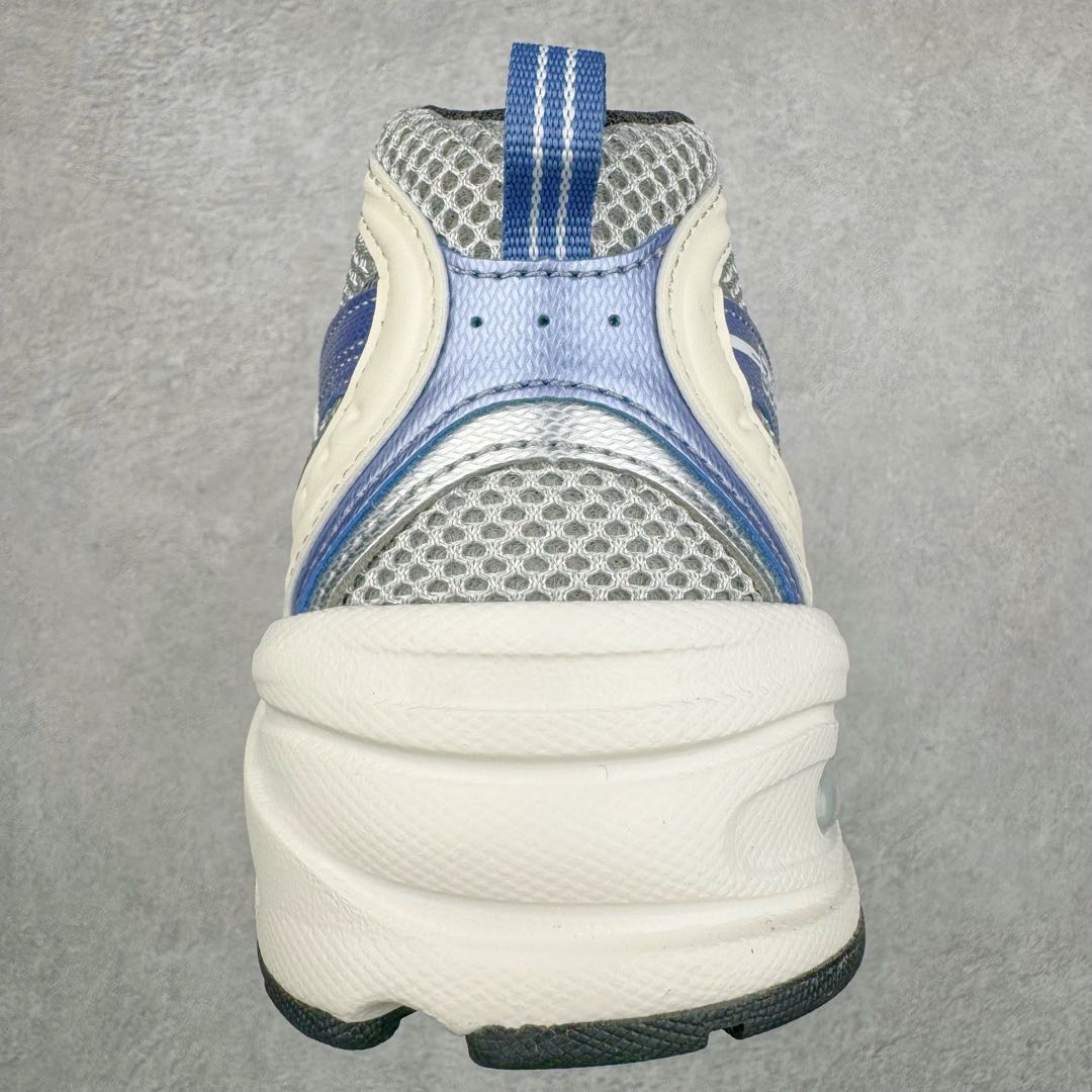 图片[8]-＃G版纯原 New Balance NB530 新百伦复古透气跑步鞋 全套原楦原纸板原厂数据开发 同步原鞋一次Model大底 全鞋电脑针车加持 原厂网布TPU高频工艺 正确中底拉帮 高密度丽新布中底 抛弃过往以皮革为主的人气轮廓 以极具复古风范的跑鞋外观呈现 设计上全鞋以简约清爽的纯白色作基底 鞋身覆盖大面积织物网眼材质 并于鞋头、鞋带孔眼片等细节处点缀对比鲜明的反光银镀层凸显 鞋舌、侧身等位置则辅以一贯的「N」字标志和品牌徽标彰显身份 最后通过搭载的 ABZORB 缓震中底完善整体造型 尺码：36 37 37.5 38 38.5 39.5 40 40.5 41.5 42 42.5 43 44 44.5 45 45.5 46.5 47-选品中心