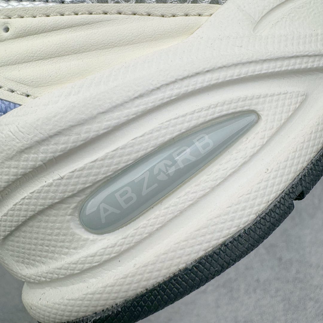 图片[17]-＃G版纯原 New Balance NB530 新百伦复古透气跑步鞋 全套原楦原纸板原厂数据开发 同步原鞋一次Model大底 全鞋电脑针车加持 原厂网布TPU高频工艺 正确中底拉帮 高密度丽新布中底 抛弃过往以皮革为主的人气轮廓 以极具复古风范的跑鞋外观呈现 设计上全鞋以简约清爽的纯白色作基底 鞋身覆盖大面积织物网眼材质 并于鞋头、鞋带孔眼片等细节处点缀对比鲜明的反光银镀层凸显 鞋舌、侧身等位置则辅以一贯的「N」字标志和品牌徽标彰显身份 最后通过搭载的 ABZORB 缓震中底完善整体造型 尺码：36 37 37.5 38 38.5 39.5 40 40.5 41.5 42 42.5 43 44 44.5 45 45.5 46.5 47-选品中心