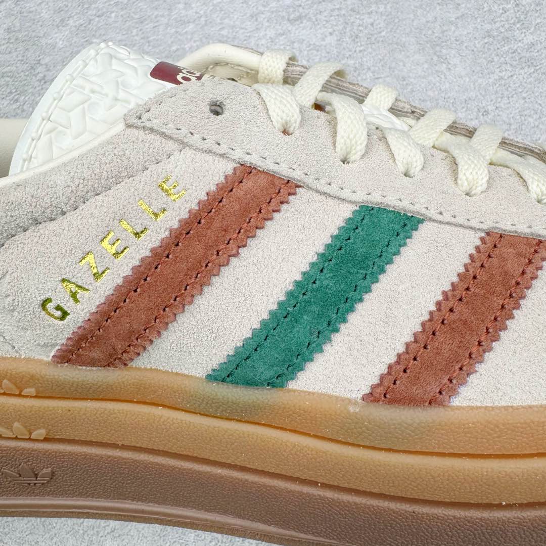 图片[17]-＃CS纯原 AD Originals Gazelle Bold W 羚羊松糕系列复古百搭厚底增高低帮休闲运动板鞋 IG3685 新的一年就要换新的打扮啦！除了设定变美、健身、减肥等目标外，你已经可以利用鞋子来“偷偷改善身材比例”的愿望了！ 因为有一句话。身高不够。鞋子来凑~赶快入手以下各大运动品牌最新推出的“厚底增高运动鞋”吧。 是最好穿最百搭的长腿神器。 重点是……不仅价格不错～鞋子也不错啊！Originals的Gazelle Bold鞋款打造出「超厚底版本」！延续流线鞋型、经典麂皮材质、白色三条线和侧面烫金标志的复古外型，奶油白鞋底高度直接乘3，出门搭上它，保证一路步步高升。尺码：36 36⅔ 37⅓ 38 38⅔ 39⅓ 40-选品中心