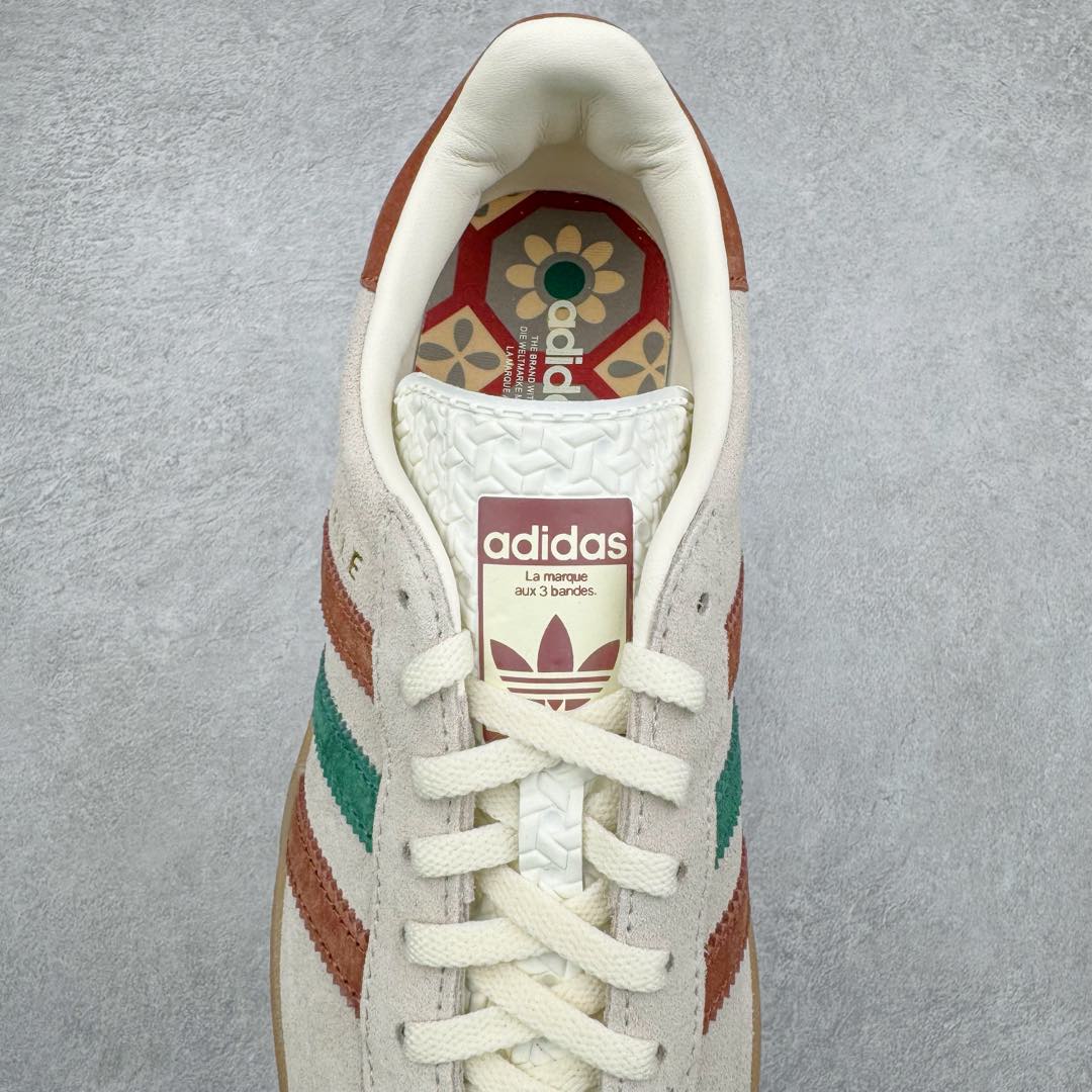 图片[5]-＃CS纯原 AD Originals Gazelle Bold W 羚羊松糕系列复古百搭厚底增高低帮休闲运动板鞋 IG3685 新的一年就要换新的打扮啦！除了设定变美、健身、减肥等目标外，你已经可以利用鞋子来“偷偷改善身材比例”的愿望了！ 因为有一句话。身高不够。鞋子来凑~赶快入手以下各大运动品牌最新推出的“厚底增高运动鞋”吧。 是最好穿最百搭的长腿神器。 重点是……不仅价格不错～鞋子也不错啊！Originals的Gazelle Bold鞋款打造出「超厚底版本」！延续流线鞋型、经典麂皮材质、白色三条线和侧面烫金标志的复古外型，奶油白鞋底高度直接乘3，出门搭上它，保证一路步步高升。尺码：36 36⅔ 37⅓ 38 38⅔ 39⅓ 40-选品中心