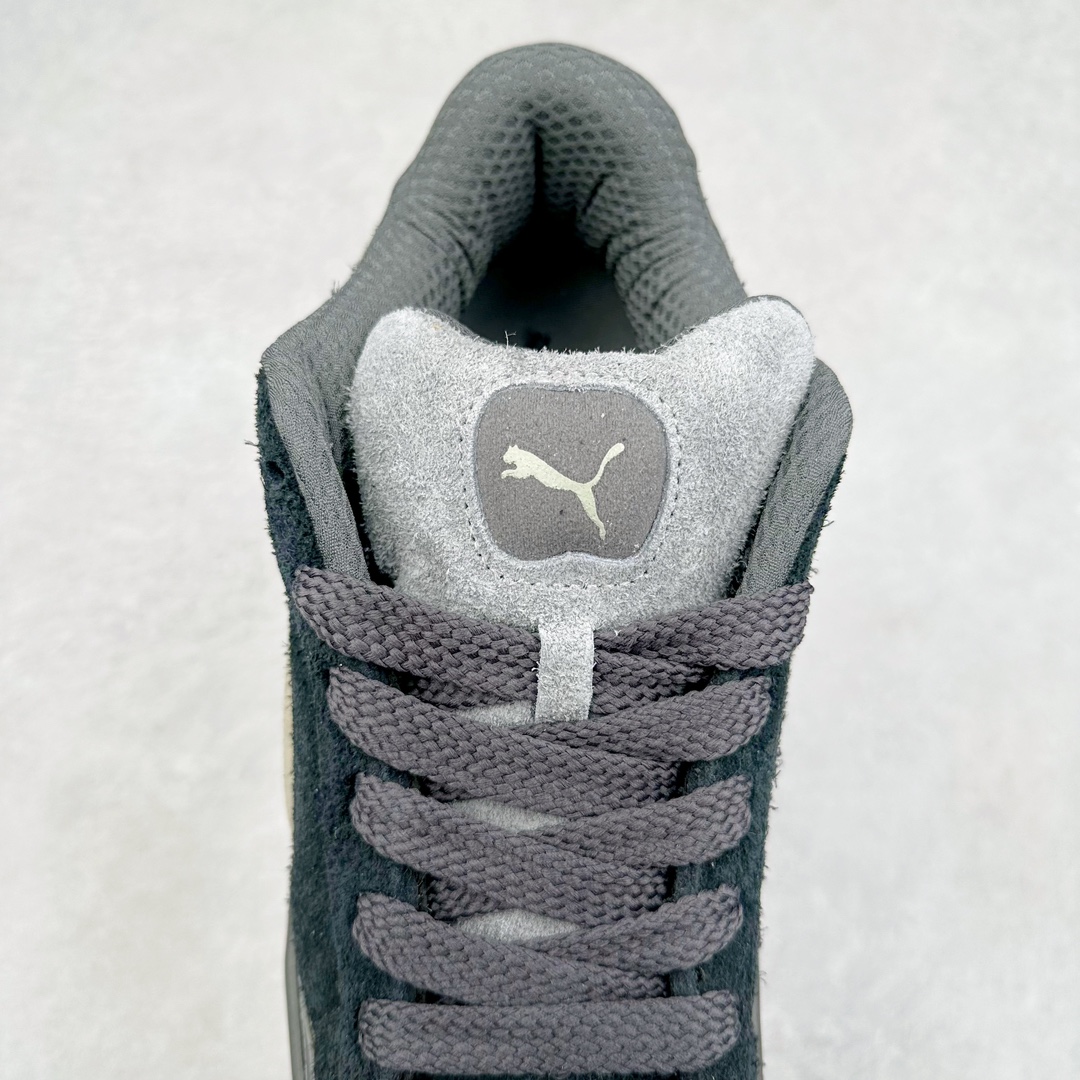 图片[5]-PUMA SUEDE XL 彪马新款面包鞋男女同款复古休闲板鞋 赠送一双鞋带 鞋身通体采用细腻的麂皮材质 厚实柔软 质感出众 鞋侧保留PUMA标志性跑道图案 侧面与后跟点缀金属色PUMA LOGO 兼具辨识度与细节感 加厚鞋垫、饱满鞋舌 搭配加宽扁形鞋带 使得穿着感更加贴合与舒适 值得一提的是 本季SUEDE XL鞋款以黑色、红色及蓝色最为瞩目 经典黑的配色 在低调之余可轻松驾驭任何潮流风格造型 而高饱和度的配色 则是当之无愧的早春出街利器。货号： 395205 尺码：36 37 37.5 38 38.5 39 40 40.5 41 42 42.5 43 44 45-选品中心