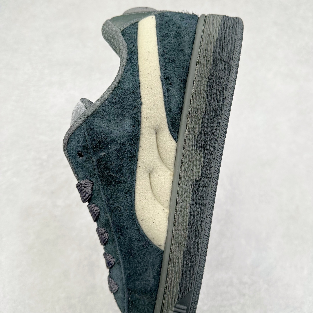 图片[7]-PUMA SUEDE XL 彪马新款面包鞋男女同款复古休闲板鞋 赠送一双鞋带 鞋身通体采用细腻的麂皮材质 厚实柔软 质感出众 鞋侧保留PUMA标志性跑道图案 侧面与后跟点缀金属色PUMA LOGO 兼具辨识度与细节感 加厚鞋垫、饱满鞋舌 搭配加宽扁形鞋带 使得穿着感更加贴合与舒适 值得一提的是 本季SUEDE XL鞋款以黑色、红色及蓝色最为瞩目 经典黑的配色 在低调之余可轻松驾驭任何潮流风格造型 而高饱和度的配色 则是当之无愧的早春出街利器。货号： 395205 尺码：36 37 37.5 38 38.5 39 40 40.5 41 42 42.5 43 44 45-选品中心