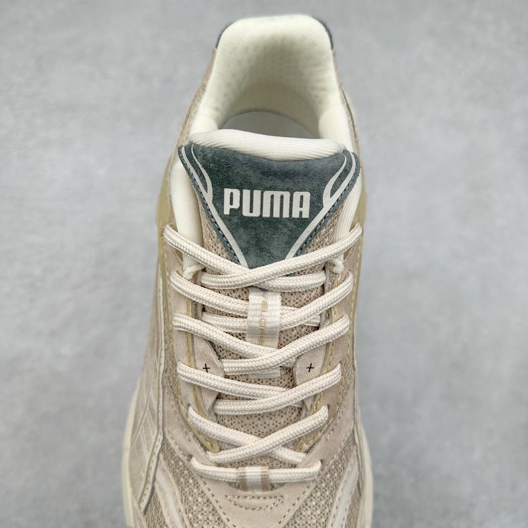 图片[5]-PUMA Velophasis 舒适潮流防滑低帮老爹鞋 全球知名运动品牌彪马推出全新鞋款VELOPHASIS，以千禧年代的无尽创意演绎PUMA复合型运动鞋款，引领复古美学新风尚。全新鞋款VELOPHASIS从PUMA品牌历史档案中千禧时代极具标志性的COMPLETE鞋型中汲取灵感，该系列专为跑步运动而生，推动了包括iCELL、e+CELL以及EverRide在内的多项具有革命代表性的品牌技术发展，至今仍造福世界各地的跑者。全新鞋款VELOPHASIS在此基础之上，寄栖于PUMA的设计愿景，借由Y2K的美学视觉语言，解码潮流基因，碰撞无限可能。全新鞋款VELOPHASIS的设计充分融合了来自千禧年代与当今时代的精髓。鞋面采用不对称设计，以全新材料重塑千禧年代感的设计部件。蜂窝式网眼布、纹理拼接和大胆醒目的造型均旨在致敬COMPLETE系列的经典风格。尺码：36 36.5 37.5 38 38.5 39 40 40.5 41 42 42.5 43 44 44.5 45-选品中心