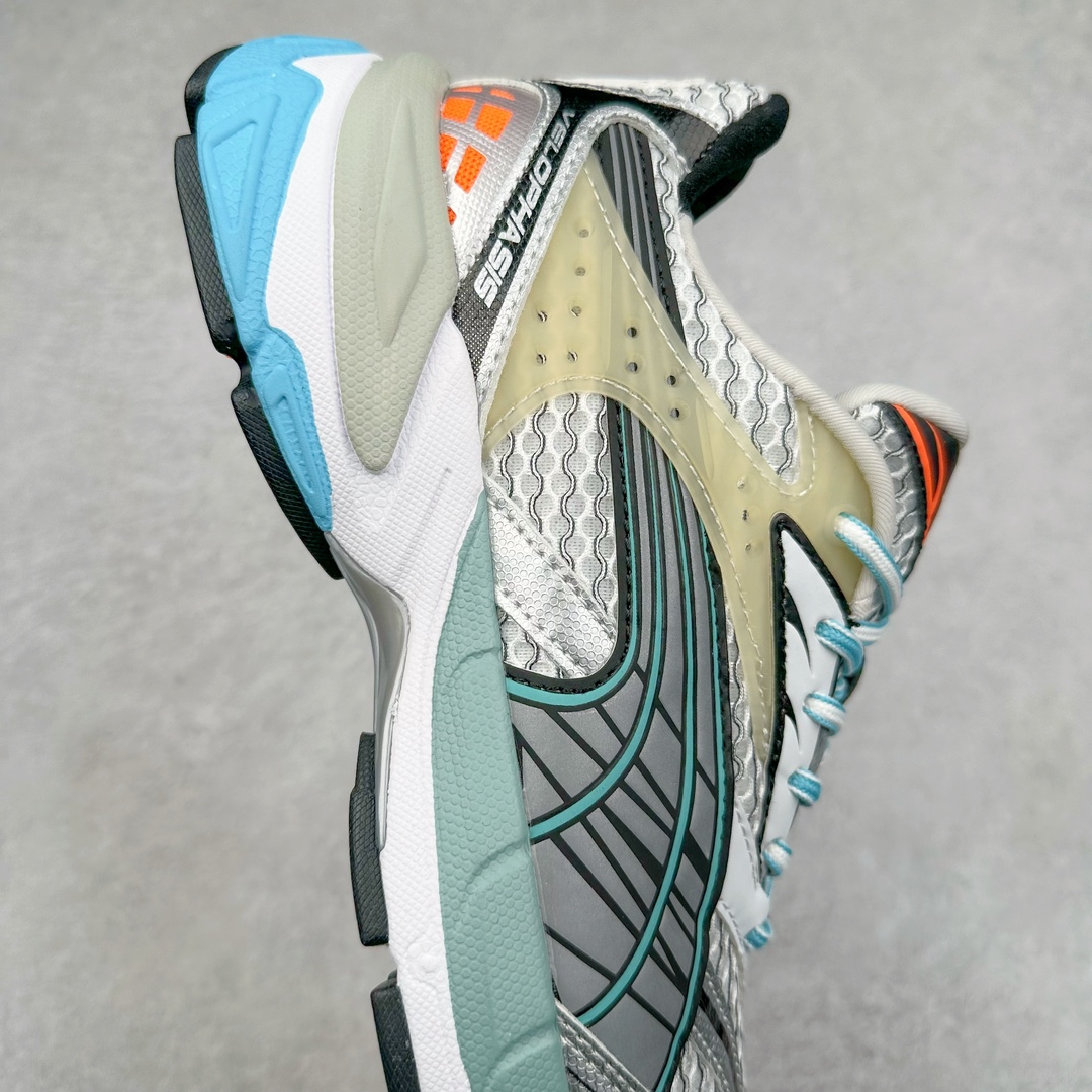 图片[6]-PUMA Velophasis 舒适潮流防滑低帮老爹鞋 全球知名运动品牌彪马推出全新鞋款VELOPHASIS，以千禧年代的无尽创意演绎PUMA复合型运动鞋款，引领复古美学新风尚。全新鞋款VELOPHASIS从PUMA品牌历史档案中千禧时代极具标志性的COMPLETE鞋型中汲取灵感，该系列专为跑步运动而生，推动了包括iCELL、e+CELL以及EverRide在内的多项具有革命代表性的品牌技术发展，至今仍造福世界各地的跑者。全新鞋款VELOPHASIS在此基础之上，寄栖于PUMA的设计愿景，借由Y2K的美学视觉语言，解码潮流基因，碰撞无限可能。全新鞋款VELOPHASIS的设计充分融合了来自千禧年代与当今时代的精髓。鞋面采用不对称设计，以全新材料重塑千禧年代感的设计部件。蜂窝式网眼布、纹理拼接和大胆醒目的造型均旨在致敬COMPLETE系列的经典风格。尺码：36 36.5 37.5 38 38.5 39 40 40.5 41 42 42.5 43 44 44.5 45-选品中心