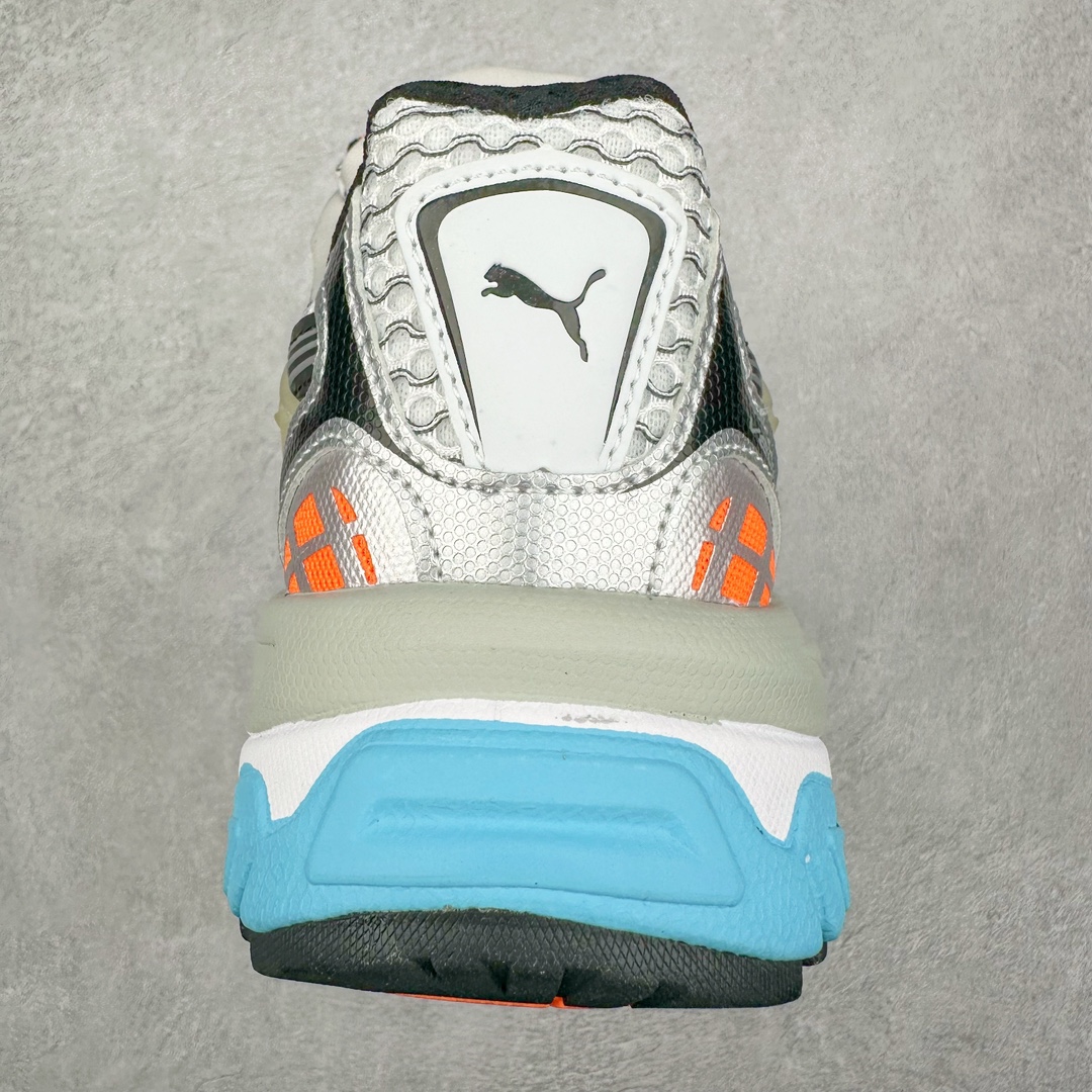 图片[8]-PUMA Velophasis 舒适潮流防滑低帮老爹鞋 全球知名运动品牌彪马推出全新鞋款VELOPHASIS，以千禧年代的无尽创意演绎PUMA复合型运动鞋款，引领复古美学新风尚。全新鞋款VELOPHASIS从PUMA品牌历史档案中千禧时代极具标志性的COMPLETE鞋型中汲取灵感，该系列专为跑步运动而生，推动了包括iCELL、e+CELL以及EverRide在内的多项具有革命代表性的品牌技术发展，至今仍造福世界各地的跑者。全新鞋款VELOPHASIS在此基础之上，寄栖于PUMA的设计愿景，借由Y2K的美学视觉语言，解码潮流基因，碰撞无限可能。全新鞋款VELOPHASIS的设计充分融合了来自千禧年代与当今时代的精髓。鞋面采用不对称设计，以全新材料重塑千禧年代感的设计部件。蜂窝式网眼布、纹理拼接和大胆醒目的造型均旨在致敬COMPLETE系列的经典风格。尺码：36 36.5 37.5 38 38.5 39 40 40.5 41 42 42.5 43 44 44.5 45-选品中心