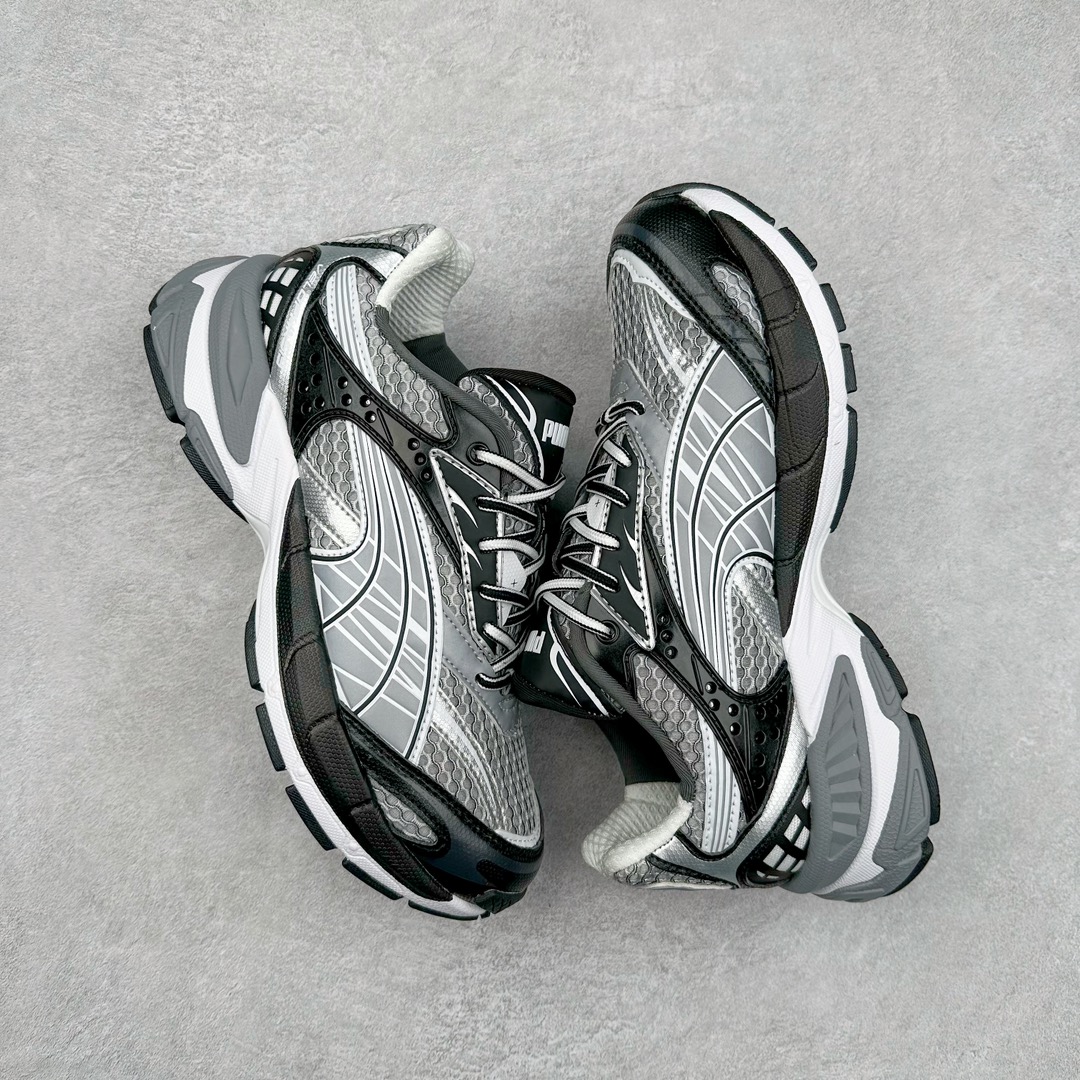 图片[3]-PUMA Velophasis 舒适潮流防滑低帮老爹鞋 全球知名运动品牌彪马推出全新鞋款VELOPHASIS，以千禧年代的无尽创意演绎PUMA复合型运动鞋款，引领复古美学新风尚。全新鞋款VELOPHASIS从PUMA品牌历史档案中千禧时代极具标志性的COMPLETE鞋型中汲取灵感，该系列专为跑步运动而生，推动了包括iCELL、e+CELL以及EverRide在内的多项具有革命代表性的品牌技术发展，至今仍造福世界各地的跑者。全新鞋款VELOPHASIS在此基础之上，寄栖于PUMA的设计愿景，借由Y2K的美学视觉语言，解码潮流基因，碰撞无限可能。全新鞋款VELOPHASIS的设计充分融合了来自千禧年代与当今时代的精髓。鞋面采用不对称设计，以全新材料重塑千禧年代感的设计部件。蜂窝式网眼布、纹理拼接和大胆醒目的造型均旨在致敬COMPLETE系列的经典风格。尺码：36 36.5 37.5 38 38.5 39 40 40.5 41 42 42.5 43 44 44.5 45-选品中心