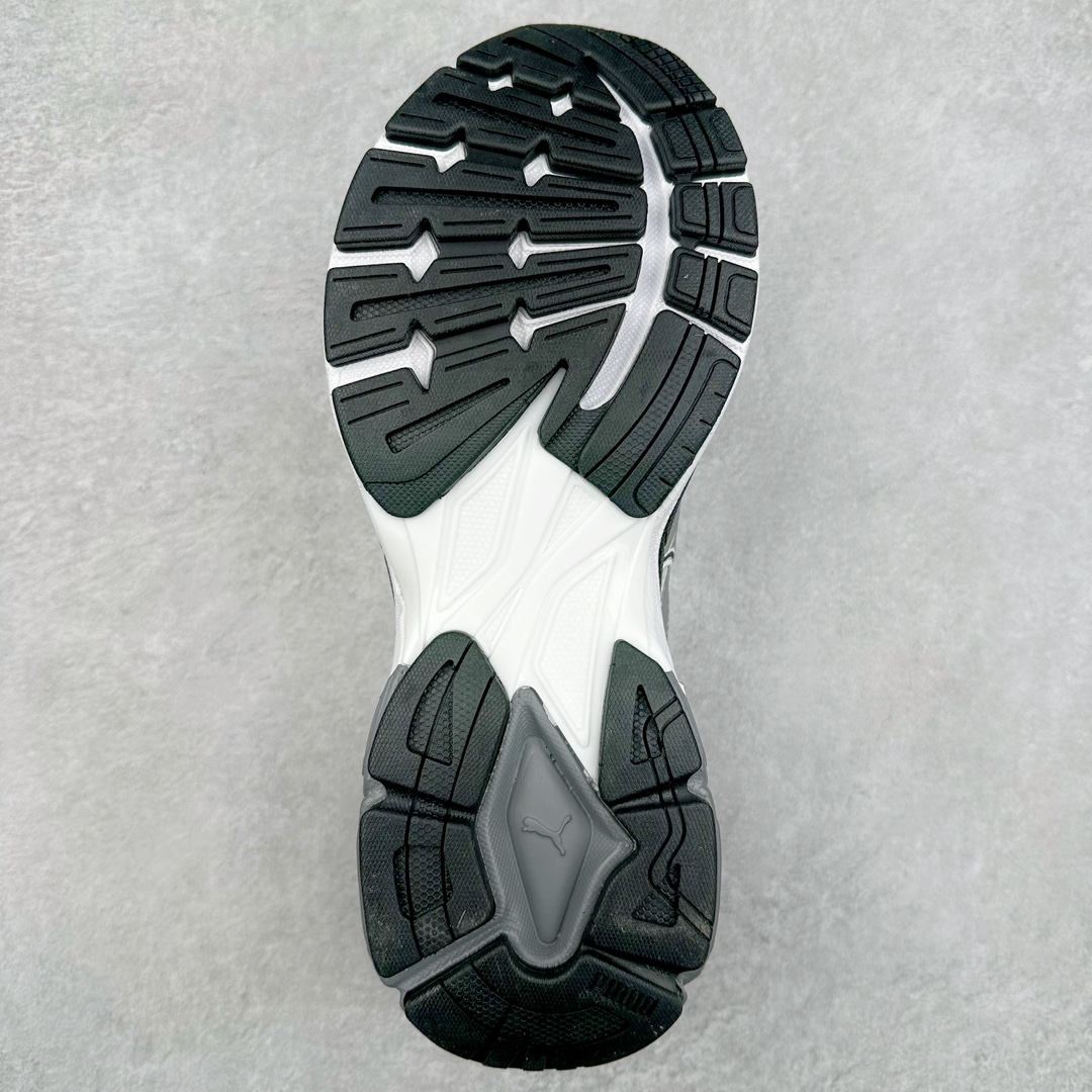 图片[9]-PUMA Velophasis 舒适潮流防滑低帮老爹鞋 全球知名运动品牌彪马推出全新鞋款VELOPHASIS，以千禧年代的无尽创意演绎PUMA复合型运动鞋款，引领复古美学新风尚。全新鞋款VELOPHASIS从PUMA品牌历史档案中千禧时代极具标志性的COMPLETE鞋型中汲取灵感，该系列专为跑步运动而生，推动了包括iCELL、e+CELL以及EverRide在内的多项具有革命代表性的品牌技术发展，至今仍造福世界各地的跑者。全新鞋款VELOPHASIS在此基础之上，寄栖于PUMA的设计愿景，借由Y2K的美学视觉语言，解码潮流基因，碰撞无限可能。全新鞋款VELOPHASIS的设计充分融合了来自千禧年代与当今时代的精髓。鞋面采用不对称设计，以全新材料重塑千禧年代感的设计部件。蜂窝式网眼布、纹理拼接和大胆醒目的造型均旨在致敬COMPLETE系列的经典风格。尺码：36 36.5 37.5 38 38.5 39 40 40.5 41 42 42.5 43 44 44.5 45-选品中心