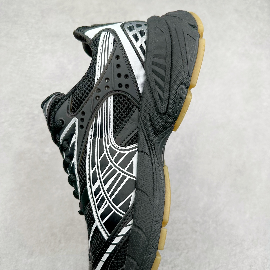 图片[7]-PUMA Velophasis 舒适潮流防滑低帮老爹鞋 全球知名运动品牌彪马推出全新鞋款VELOPHASIS，以千禧年代的无尽创意演绎PUMA复合型运动鞋款，引领复古美学新风尚。全新鞋款VELOPHASIS从PUMA品牌历史档案中千禧时代极具标志性的COMPLETE鞋型中汲取灵感，该系列专为跑步运动而生，推动了包括iCELL、e+CELL以及EverRide在内的多项具有革命代表性的品牌技术发展，至今仍造福世界各地的跑者。全新鞋款VELOPHASIS在此基础之上，寄栖于PUMA的设计愿景，借由Y2K的美学视觉语言，解码潮流基因，碰撞无限可能。全新鞋款VELOPHASIS的设计充分融合了来自千禧年代与当今时代的精髓。鞋面采用不对称设计，以全新材料重塑千禧年代感的设计部件。蜂窝式网眼布、纹理拼接和大胆醒目的造型均旨在致敬COMPLETE系列的经典风格。尺码：36 36.5 37.5 38 38.5 39 40 40.5 41 42 42.5 43 44 44.5 45-选品中心