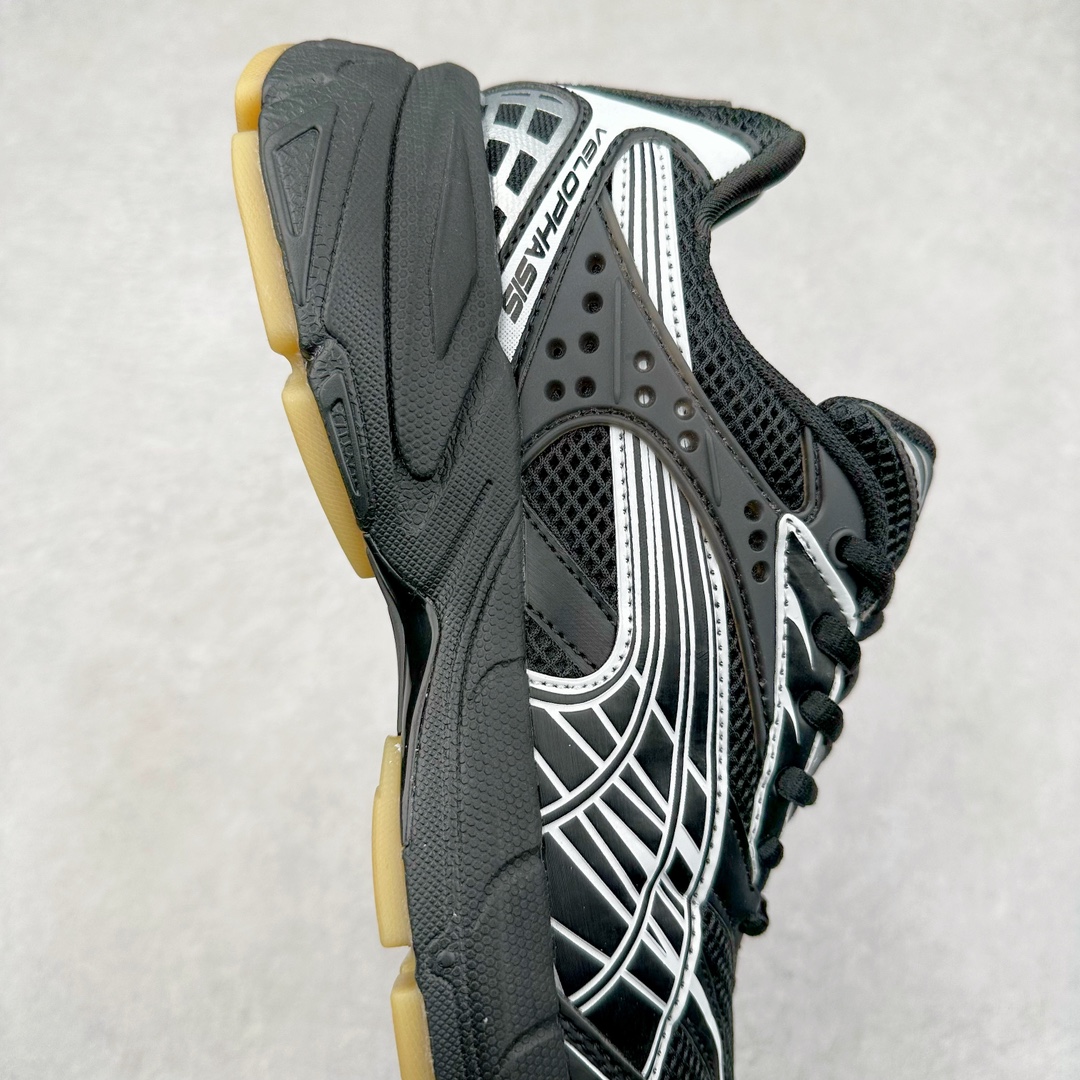 图片[6]-PUMA Velophasis 舒适潮流防滑低帮老爹鞋 全球知名运动品牌彪马推出全新鞋款VELOPHASIS，以千禧年代的无尽创意演绎PUMA复合型运动鞋款，引领复古美学新风尚。全新鞋款VELOPHASIS从PUMA品牌历史档案中千禧时代极具标志性的COMPLETE鞋型中汲取灵感，该系列专为跑步运动而生，推动了包括iCELL、e+CELL以及EverRide在内的多项具有革命代表性的品牌技术发展，至今仍造福世界各地的跑者。全新鞋款VELOPHASIS在此基础之上，寄栖于PUMA的设计愿景，借由Y2K的美学视觉语言，解码潮流基因，碰撞无限可能。全新鞋款VELOPHASIS的设计充分融合了来自千禧年代与当今时代的精髓。鞋面采用不对称设计，以全新材料重塑千禧年代感的设计部件。蜂窝式网眼布、纹理拼接和大胆醒目的造型均旨在致敬COMPLETE系列的经典风格。尺码：36 36.5 37.5 38 38.5 39 40 40.5 41 42 42.5 43 44 44.5 45-选品中心