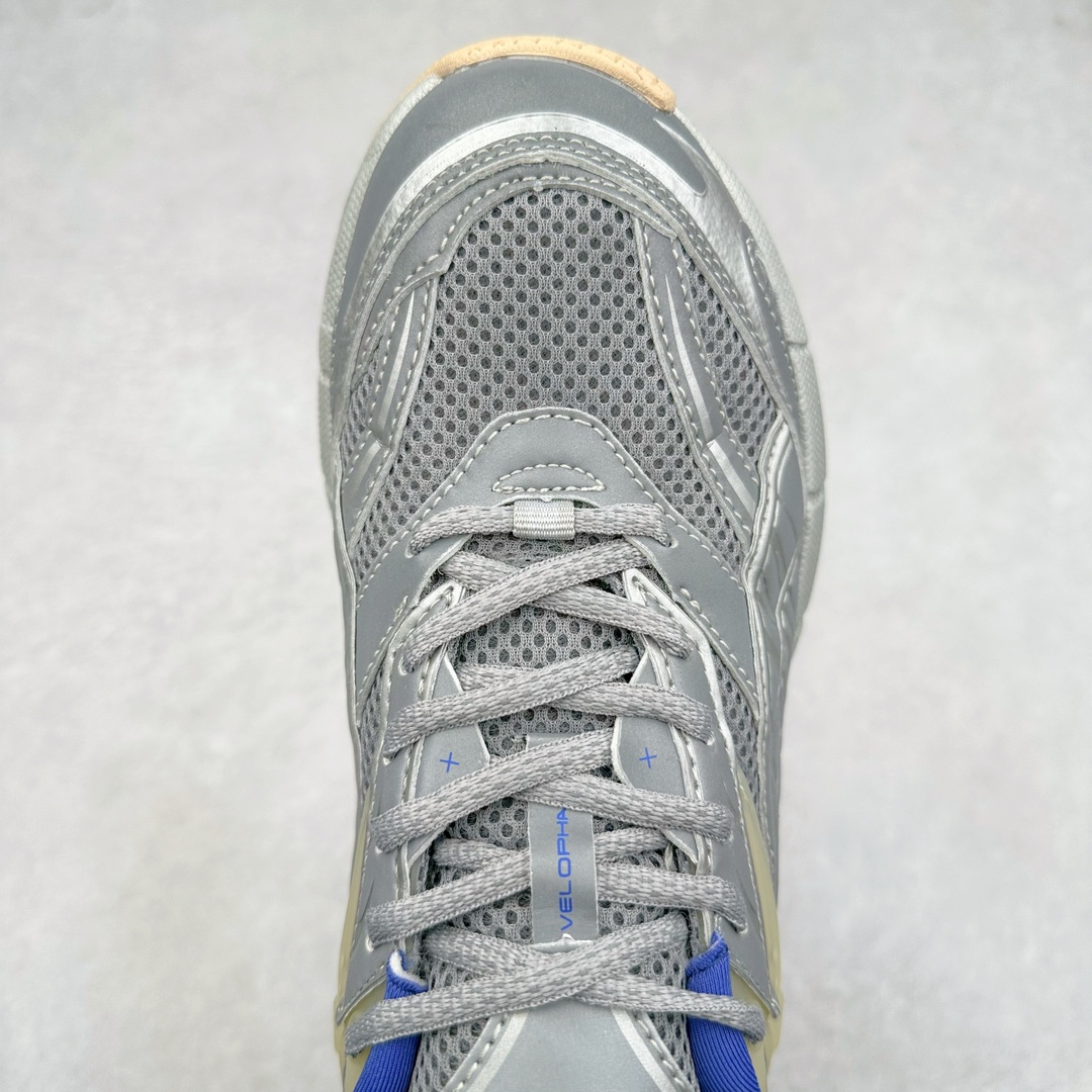 图片[4]-PUMA Velophasis 舒适潮流防滑低帮老爹鞋 全球知名运动品牌彪马推出全新鞋款VELOPHASIS，以千禧年代的无尽创意演绎PUMA复合型运动鞋款，引领复古美学新风尚。全新鞋款VELOPHASIS从PUMA品牌历史档案中千禧时代极具标志性的COMPLETE鞋型中汲取灵感，该系列专为跑步运动而生，推动了包括iCELL、e+CELL以及EverRide在内的多项具有革命代表性的品牌技术发展，至今仍造福世界各地的跑者。全新鞋款VELOPHASIS在此基础之上，寄栖于PUMA的设计愿景，借由Y2K的美学视觉语言，解码潮流基因，碰撞无限可能。全新鞋款VELOPHASIS的设计充分融合了来自千禧年代与当今时代的精髓。鞋面采用不对称设计，以全新材料重塑千禧年代感的设计部件。蜂窝式网眼布、纹理拼接和大胆醒目的造型均旨在致敬COMPLETE系列的经典风格。尺码：36 36.5 37.5 38 38.5 39 40 40.5 41 42 42.5 43 44 44.5 45-选品中心