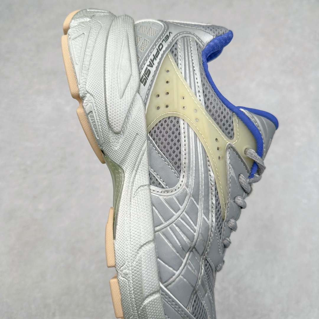 图片[6]-PUMA Velophasis 舒适潮流防滑低帮老爹鞋 全球知名运动品牌彪马推出全新鞋款VELOPHASIS，以千禧年代的无尽创意演绎PUMA复合型运动鞋款，引领复古美学新风尚。全新鞋款VELOPHASIS从PUMA品牌历史档案中千禧时代极具标志性的COMPLETE鞋型中汲取灵感，该系列专为跑步运动而生，推动了包括iCELL、e+CELL以及EverRide在内的多项具有革命代表性的品牌技术发展，至今仍造福世界各地的跑者。全新鞋款VELOPHASIS在此基础之上，寄栖于PUMA的设计愿景，借由Y2K的美学视觉语言，解码潮流基因，碰撞无限可能。全新鞋款VELOPHASIS的设计充分融合了来自千禧年代与当今时代的精髓。鞋面采用不对称设计，以全新材料重塑千禧年代感的设计部件。蜂窝式网眼布、纹理拼接和大胆醒目的造型均旨在致敬COMPLETE系列的经典风格。尺码：36 36.5 37.5 38 38.5 39 40 40.5 41 42 42.5 43 44 44.5 45-选品中心