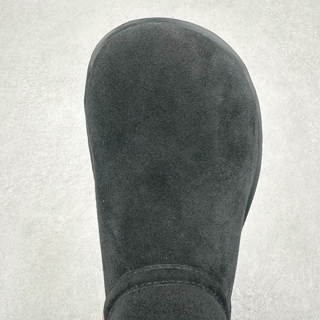 图片[4]-Bottega Veneta BV葆蝶家Snap牛皮耐磨百搭短靴 选用优质材料 精细制作 经典设计 展现优雅气质 舒适脚感 轻松穿梭 适合各种场合 彰显魅力 品味与舒适兼得 演绎自信自然 步履间散发迷人韵味 展现独特风采 Ins上超火 欧美街拍出镜率超高 最高版本发售 圆圆胖胖的鞋型 穿上之后非常的藏肉 原版进口牛反绒麂皮面料 有光泽 超有质感 内里垫脚全进口羊羔毛 羊毛足足2cm厚 舒适保暖 北方过冬完全 定制原版防滑EVA大底 轻便防滑 底厚：4cm 尺码：35 36 37 38 39 40-选品中心