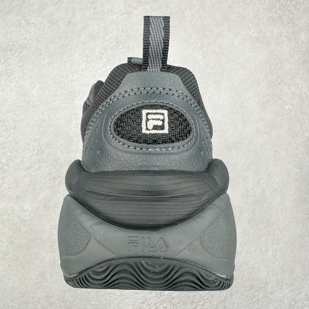 图片[8]-FILA PEASE 斐乐豌豆鞋舒适百搭防滑耐磨低帮生活休闲鞋老爹鞋 FILA的植物系穿搭深谙潮流之道，Clean-Fit的清新风格深深影响着City Boys & Girls。豌豆鞋的外观可谓一眼入魂，设计灵感来源于豌豆荚碱水面包，在鞋廓形保留薄款面包鞋DNA的基础上，发展并创新“面包鞋”风格，如垂挂豆子的鞋面，双层双色中底的鞋底都为这双鞋增添了独特的辨识度。独有的圆鼓豌豆形鞋面设计，鞋面革料做鼓，犹如一颗颗垂挂的豆子，圆润可爱，充满趣味；双层豌豆荚中底设计上层轻能发泡豆荚，下层柔能发泡豌豆形中底，打造圆润软弹、形象有趣的豌豆荚中底。饱满的外形带来温暖质感，上脚圆润，凸显腿部线条，时尚百搭。作为今年秋冬的出街鞋款，实在太合适不过了。豌豆鞋不仅外观令人过目不忘，并且脚感出众，独家的发泡材料提供了轻质软弹的舒适度，即便日行两万步也不会觉得疲惫，同时适应各种穿着场合，轻松搭配各种服饰。尺码：36 36.5 37.5 38 38.5 39 40 40.5 41 42 42.5 43 44 44.5 45-选品中心