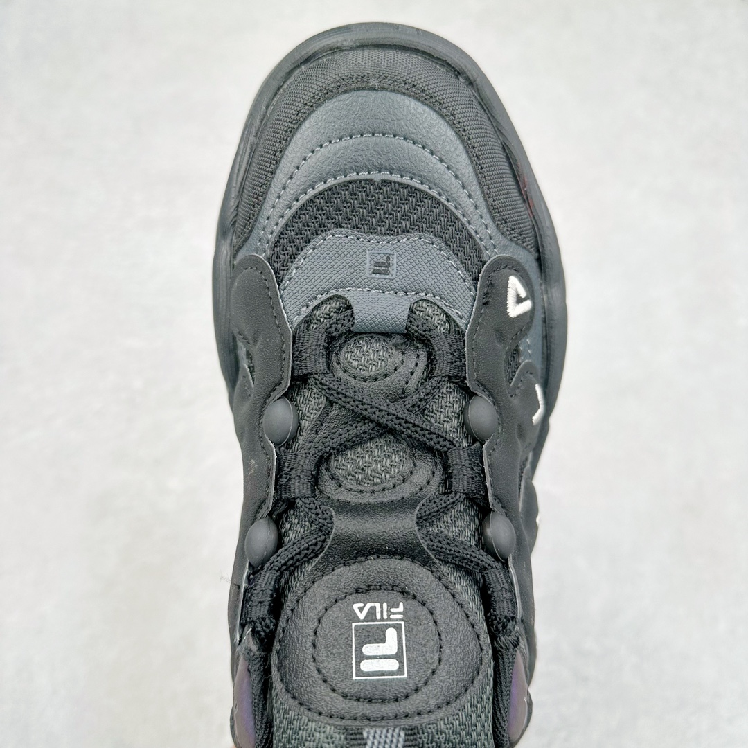 图片[4]-FILA PEASE 斐乐豌豆鞋舒适百搭防滑耐磨低帮生活休闲鞋老爹鞋 FILA的植物系穿搭深谙潮流之道，Clean-Fit的清新风格深深影响着City Boys & Girls。豌豆鞋的外观可谓一眼入魂，设计灵感来源于豌豆荚碱水面包，在鞋廓形保留薄款面包鞋DNA的基础上，发展并创新“面包鞋”风格，如垂挂豆子的鞋面，双层双色中底的鞋底都为这双鞋增添了独特的辨识度。独有的圆鼓豌豆形鞋面设计，鞋面革料做鼓，犹如一颗颗垂挂的豆子，圆润可爱，充满趣味；双层豌豆荚中底设计上层轻能发泡豆荚，下层柔能发泡豌豆形中底，打造圆润软弹、形象有趣的豌豆荚中底。饱满的外形带来温暖质感，上脚圆润，凸显腿部线条，时尚百搭。作为今年秋冬的出街鞋款，实在太合适不过了。豌豆鞋不仅外观令人过目不忘，并且脚感出众，独家的发泡材料提供了轻质软弹的舒适度，即便日行两万步也不会觉得疲惫，同时适应各种穿着场合，轻松搭配各种服饰。尺码：36 36.5 37.5 38 38.5 39 40 40.5 41 42 42.5 43 44 44.5 45-选品中心