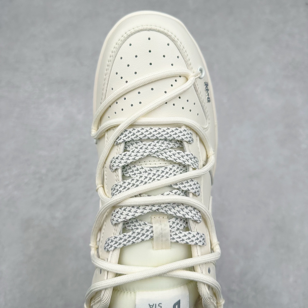 图片[4]-NK Dunk Low 定制配色 JJ5688-100 大厂出品 极力推荐 原装头层材料 独家版型蒸餾加工帶來的是更好的视觉和脚感体验大厂纯原品质出货 清洁度 电绣工艺 皮料切割干净无任何毛边 细节完美 尺码：36 36.5 37.5 38 38.5 39 40 40.5 41 42 42.5 43 44 44.5 45 46 47.5-选品中心