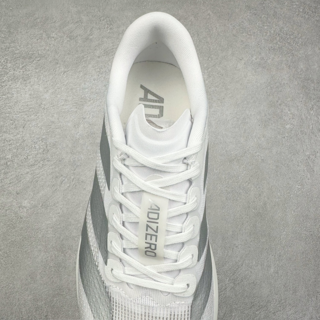 图片[5]-AD Adizero Eva SL M 零度进化版系列低帮轻便透气竞速休闲运动慢跑鞋 JR6207 相信大家对去年 adidas 横空出世的「顶级超跑」adiZero Adios Pro EVO 1 记忆犹新！不仅登顶阿迪史上最轻跑鞋宝座，更在接下来的全球马拉松赛事中，持续书写着惊人成绩，被网友戏称新一代「阿迪神鞋」全网刷屏！极简设计语言与强烈速度感和存在感的鞋侧三线，让人过目不忘，特别种草！其中定位于中长跑训练的 adidas Adizero Evo SL，整体外观造型与 adiZero Adios Pro EVO 1 非常相似。中底配置方面搭载全掌 Lightstrike Pro，鞋面采用透气网面示人，契合日常训练鞋的定位，更加耐用。外底给到了马牌橡胶，及类似上代竞速旗舰 adidas Adizero Adios Pro 3 区域分布。整体看下来无论是外观的鲜明辨识度，还是配置的扎实程度都很顶。尺码：36 36⅔ 37⅓ 38 38⅔ 39⅓ 40 40⅔ 41⅓ 42 42⅔ 43⅓ 44 45-选品中心