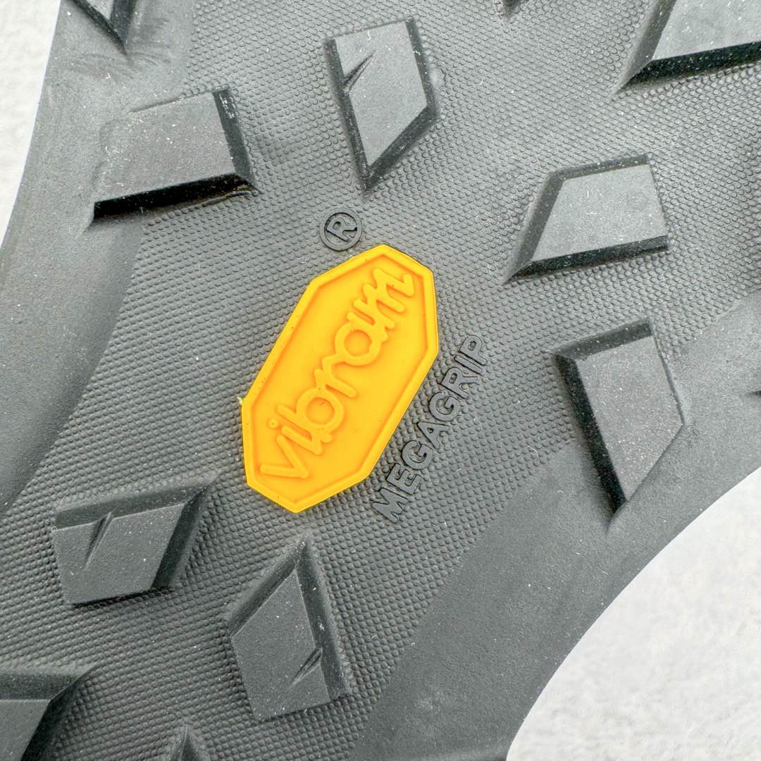 图片[17]-＃GD广顶 Arcteryx Aerios AURA 始祖鸟系列长距离越野登山徒步户外防水多功能运动跑鞋 独家原底面配置 全套原厂生产指令 内外盒标包装纸鞋带配件均同步公司 公司一样的东西 放心开冲 外贸 零售 裸鞋 渠道货 随意操作 承诺半个月内开胶直接换新 尺码：39.5 40 40.5 41 42 42.5 43 44 44.5 45-选品中心