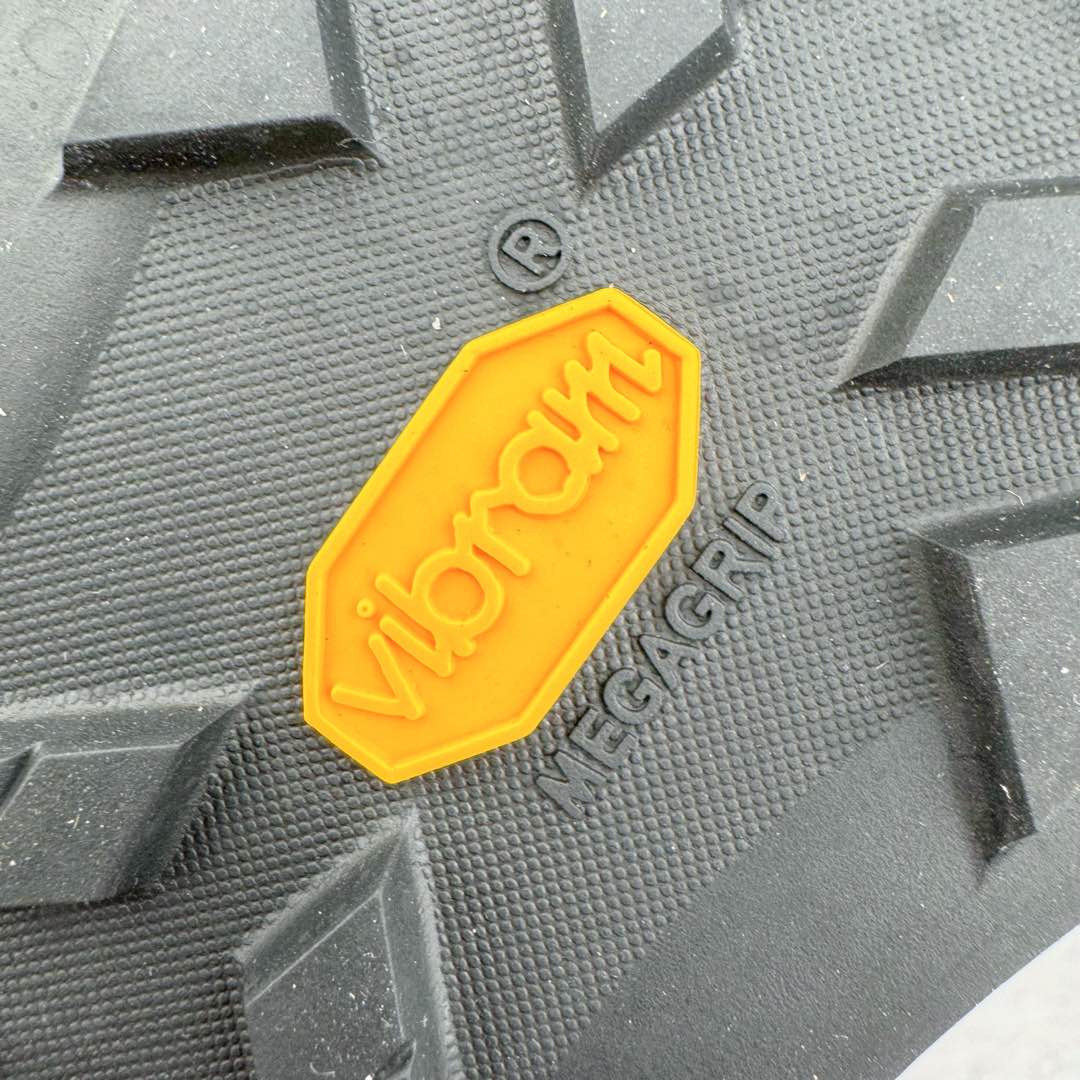 图片[16]-＃GD广顶 Arcteryx Aerios AURA 始祖鸟系列长距离越野登山徒步户外防水多功能运动跑鞋 独家原底面配置 全套原厂生产指令 内外盒标包装纸鞋带配件均同步公司 公司一样的东西 放心开冲 外贸 零售 裸鞋 渠道货 随意操作 承诺半个月内开胶直接换新 尺码：39.5 40 40.5 41 42 42.5 43 44 44.5 45-选品中心