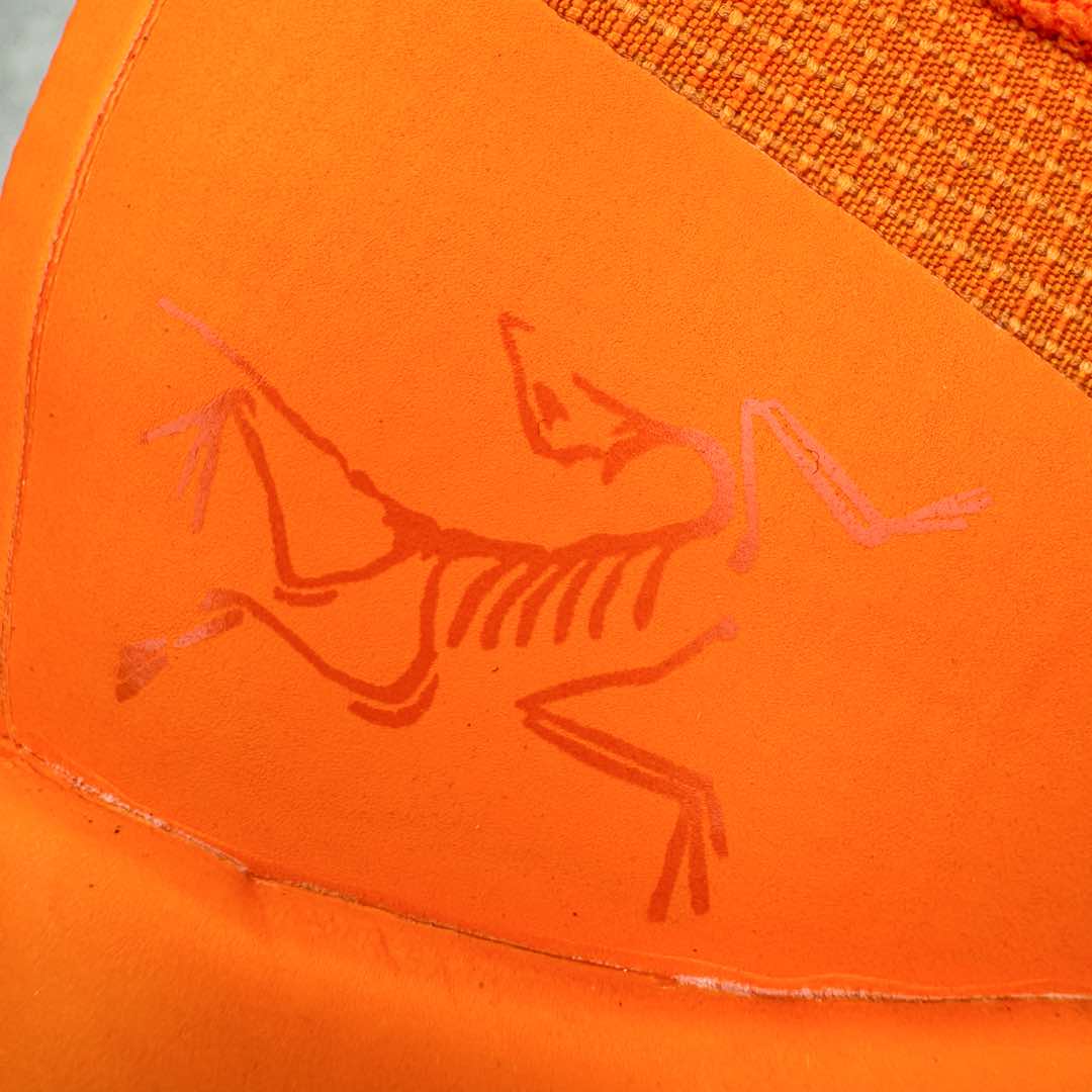 图片[16]-＃GD广顶 Arcteryx Aerios AURA 始祖鸟系列长距离越野登山徒步户外防水多功能运动跑鞋 独家原底面配置 全套原厂生产指令 内外盒标包装纸鞋带配件均同步公司 公司一样的东西 放心开冲 外贸 零售 裸鞋 渠道货 随意操作 承诺半个月内开胶直接换新 尺码：39.5 40 40.5 41 42 42.5 43 44 44.5 45-选品中心