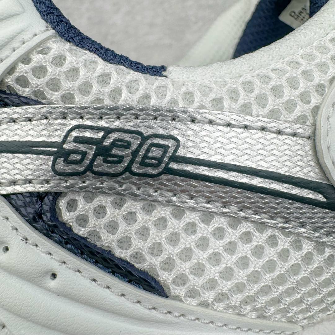 图片[16]-＃G版纯原 New Balance NB530 新百伦复古透气跑步鞋 全套原楦原纸板原厂数据开发 同步原鞋一次Model大底 全鞋电脑针车加持 原厂网布TPU高频工艺 正确中底拉帮 高密度丽新布中底 抛弃过往以皮革为主的人气轮廓 以极具复古风范的跑鞋外观呈现 设计上全鞋以简约清爽的纯白色作基底 鞋身覆盖大面积织物网眼材质 并于鞋头、鞋带孔眼片等细节处点缀对比鲜明的反光银镀层凸显 鞋舌、侧身等位置则辅以一贯的「N」字标志和品牌徽标彰显身份 最后通过搭载的 ABZORB 缓震中底完善整体造型 尺码：36 37 37.5 38 38.5 39.5 40 40.5 41.5 42 42.5 43 44 44.5 45 45.5 46.5 47-选品中心