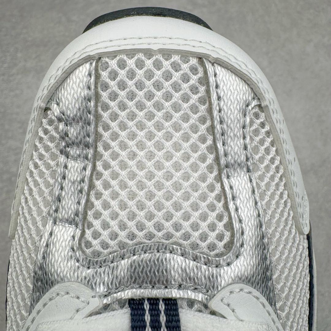 图片[14]-＃G版纯原 New Balance NB530 新百伦复古透气跑步鞋 全套原楦原纸板原厂数据开发 同步原鞋一次Model大底 全鞋电脑针车加持 原厂网布TPU高频工艺 正确中底拉帮 高密度丽新布中底 抛弃过往以皮革为主的人气轮廓 以极具复古风范的跑鞋外观呈现 设计上全鞋以简约清爽的纯白色作基底 鞋身覆盖大面积织物网眼材质 并于鞋头、鞋带孔眼片等细节处点缀对比鲜明的反光银镀层凸显 鞋舌、侧身等位置则辅以一贯的「N」字标志和品牌徽标彰显身份 最后通过搭载的 ABZORB 缓震中底完善整体造型 尺码：36 37 37.5 38 38.5 39.5 40 40.5 41.5 42 42.5 43 44 44.5 45 45.5 46.5 47-选品中心