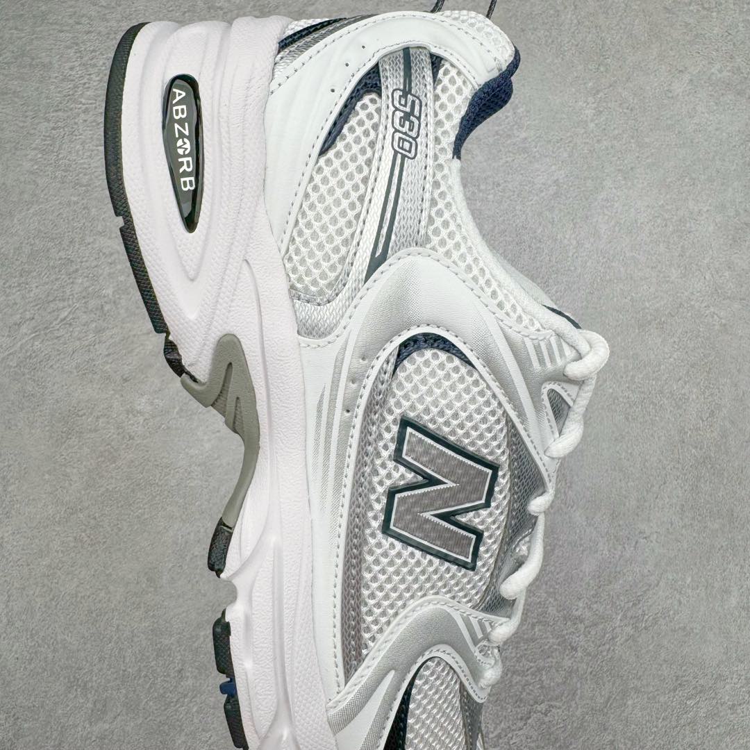 图片[6]-＃G版纯原 New Balance NB530 新百伦复古透气跑步鞋 全套原楦原纸板原厂数据开发 同步原鞋一次Model大底 全鞋电脑针车加持 原厂网布TPU高频工艺 正确中底拉帮 高密度丽新布中底 抛弃过往以皮革为主的人气轮廓 以极具复古风范的跑鞋外观呈现 设计上全鞋以简约清爽的纯白色作基底 鞋身覆盖大面积织物网眼材质 并于鞋头、鞋带孔眼片等细节处点缀对比鲜明的反光银镀层凸显 鞋舌、侧身等位置则辅以一贯的「N」字标志和品牌徽标彰显身份 最后通过搭载的 ABZORB 缓震中底完善整体造型 尺码：36 37 37.5 38 38.5 39.5 40 40.5 41.5 42 42.5 43 44 44.5 45 45.5 46.5 47-选品中心