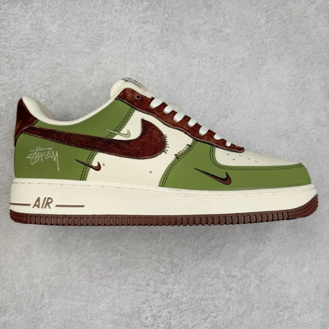 NK Air Force 1´07 Low 空军一号低帮百搭休闲运动板鞋 KK1988-038 柔软、弹性十足的缓震性能和出色的中底设计 横跨复古与现代的外型结合 造就出风靡全球 三十多年的Force 1 直到今天还深受青睐 尺码:36 36.5 37.5 38 38.5 39 40 40.5 41 42 42.5 43 44 44.5 45-选品中心