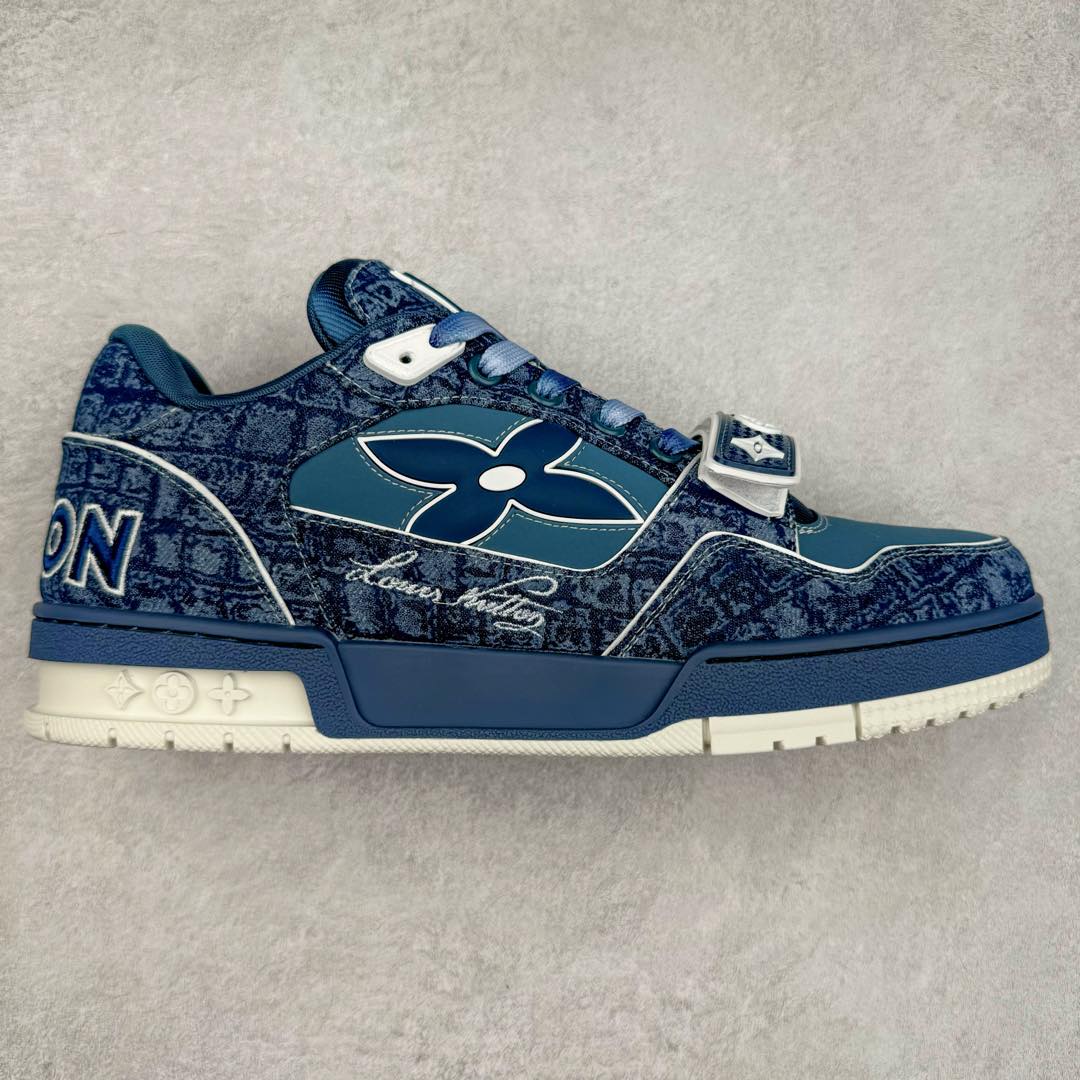 Louis Vuitton Trainer lv时装走秀运动鞋 高尔夫系列 全网最全配色更新最快 最成熟的做工稳定的品控 完美鞋型超高的清洁度 零毛边线头瑕疵 全套原楦原纸版原鞋开模 全网最具灵魂的版型 正确原装黄色鞋盒 正确中底印花 鞋面印花3D高频深度立体 全鞋电脑针车 紧密相连 针距密度一致 环保乳胶注塑鞋垫 厚度脚感还原原版 皮面裁剪部位 统一油边封口工艺 原装橡胶大底含胶量大底组合零偏差 专柜全套包装 防尘袋 说明书 质保卡 男女鞋 尺码：35 36 37 38 39 40 41 42 43 44 45-选品中心