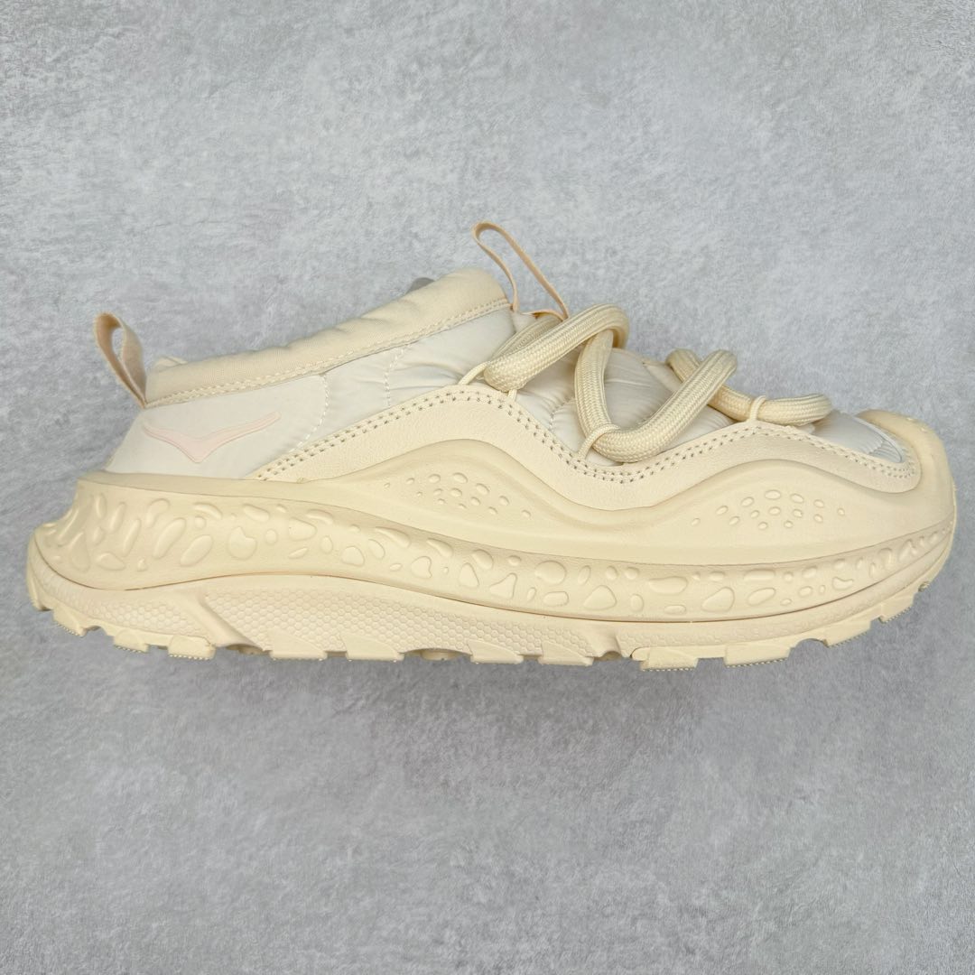 HOKA ONE ONE Ora Primo 舒适防滑低帮生活休闲鞋 虽然是以一脚蹬作为设计理念 但完全不会出现不跟脚的情况 可以看到带有一部分后跟 做到不束缚同时可以有效防止掉跟 厚度可观的鞋垫上带有凸起的纹理 上脚不会有异物感并防止打滑 鞋底搭载滚动平衡技术 为玩家提供缓震支持与舒适脚感 尺码：36 36.5 37.5 38 38.5 39 40 40.5 41 42 42.5 43 44 44.5 45 46 47-选品中心