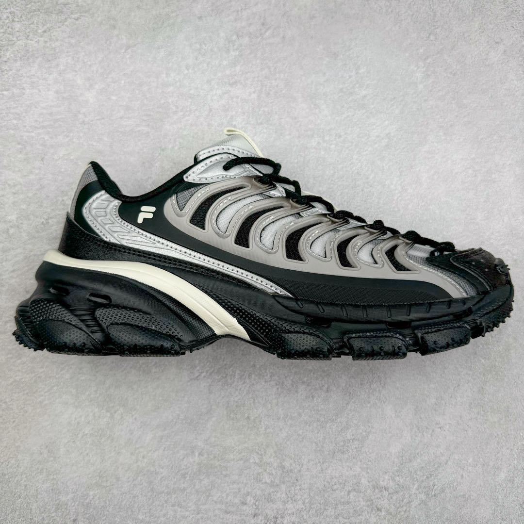 FILA FUSION BRACKET 斐乐时尚舒适网布织物防滑耐磨低帮训练跑步鞋 FUSION 系列传承了 FILA 的百年基因，融入年轻运动及潮流文化，成为引领变革、创新突破的一代。以“1+N” 的跨界合作模式重现经典的同时创造经典。带来最出其不意的跨界合作惊喜。同时，FILAFUSION把FILA 的 DNA 融入到定制体验里，你可以随心制造厲于你的产品。FILA FUSION 的鞋家族涵盖了老爹鞋、跑步鞋、网球鞋、季节款。风格复古新潮，满足了时尚人士出行及各类运动的搭配需求，成为当下年轻人筷拥的鞋类品牌之一。FILA FUSION 走进年轻人的世界，通过年轻人运动，街舞，滑板，篮球，展现 FILA FUSION 的潮流态度和年轻文化。FILA FUSION 认为末来属于引领变革、创新突破的年轻一代，让我们一起构成 FILA 未来的蓝图吧！尺码：35.5 36 36.5 37.5 38 38.5 39 40 40.5 41 42 42.5 43 44 44.5 45 45.5-选品中心