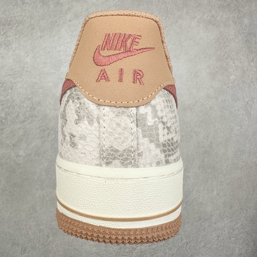 图片[8]-NK Air Force 1´07 Low 空军一号低帮百搭休闲运动板鞋 柔软、弹性十足的缓震性能和出色的中底设计 横跨复古与现代的外型结合 造就出风靡全球 三十多年的Force 1 直到今天还深受青睐 尺码：36 36.5 37.5 38 38.5 39 40 40.5 41 42 42.5 43 44 44.5 45-选品中心