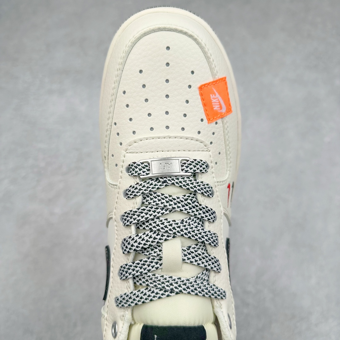 图片[4]-NK Air Force 1´07 Low 空军一号低帮百搭休闲运动板鞋 SJ6698-011 柔软、弹性十足的缓震性能和出色的中底设计 横跨复古与现代的外型结合 造就出风靡全球 三十多年的Force 1 直到今天还深受青睐 尺码：36 36.5 37.5 38 38.5 39 40 40.5 41 42 42.5 43 44 44.5 45-选品中心