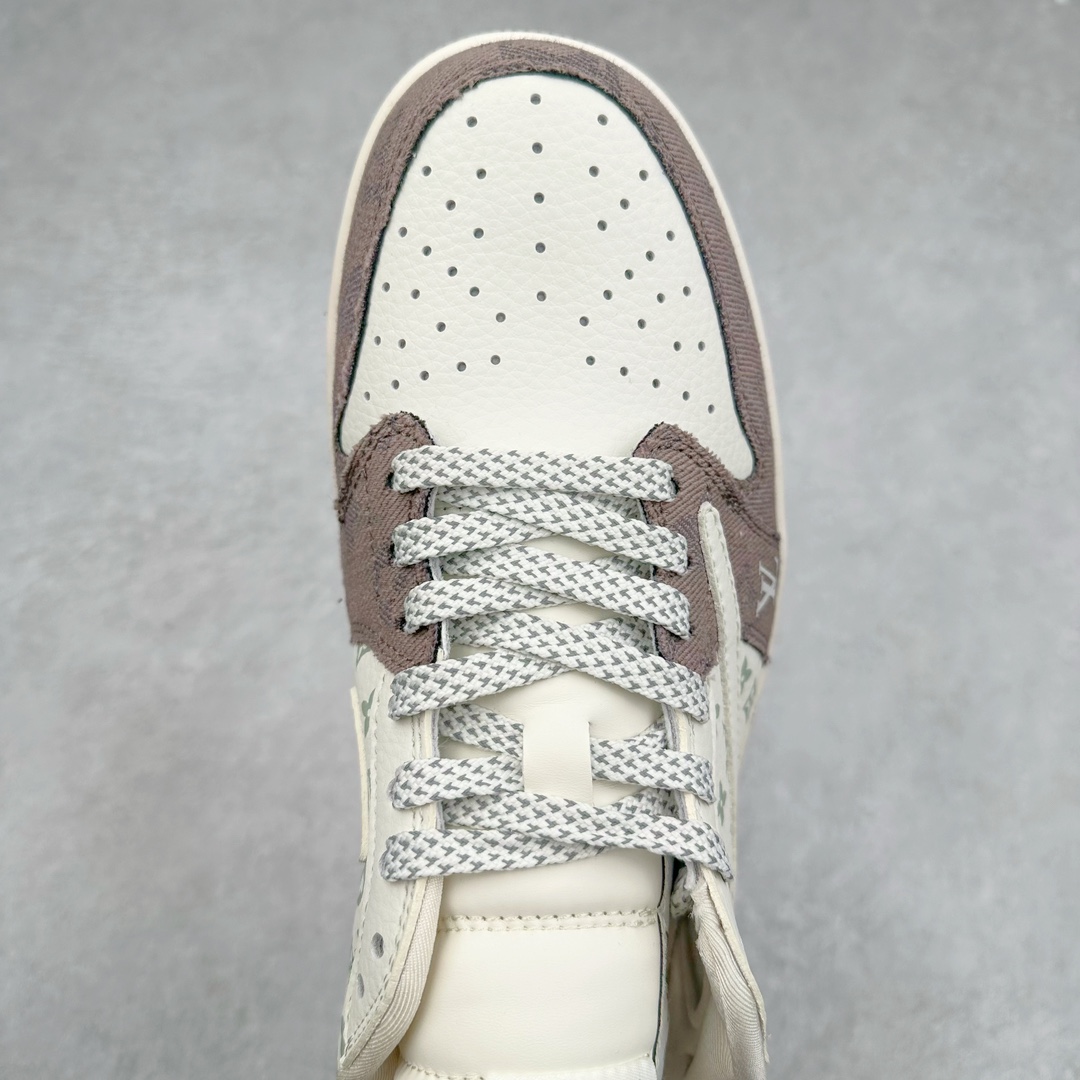 图片[4]-TS x Air Jordan AJ1 Low 倒钩低帮联名定制配色 SJ2068-105 原厂内置气垫魔块 A模大底 头层小牛皮 鞋舌AJ原厂专用牛津布+AJ专用反口珍珠布+原厂无杂质高弹内里海棉+特殊封边弹力鞋带 尺码：36 36.5 37.5 38 38.5 39 40 40.5 41 42 42.5 43 44 44.5 45 46 47.5-选品中心