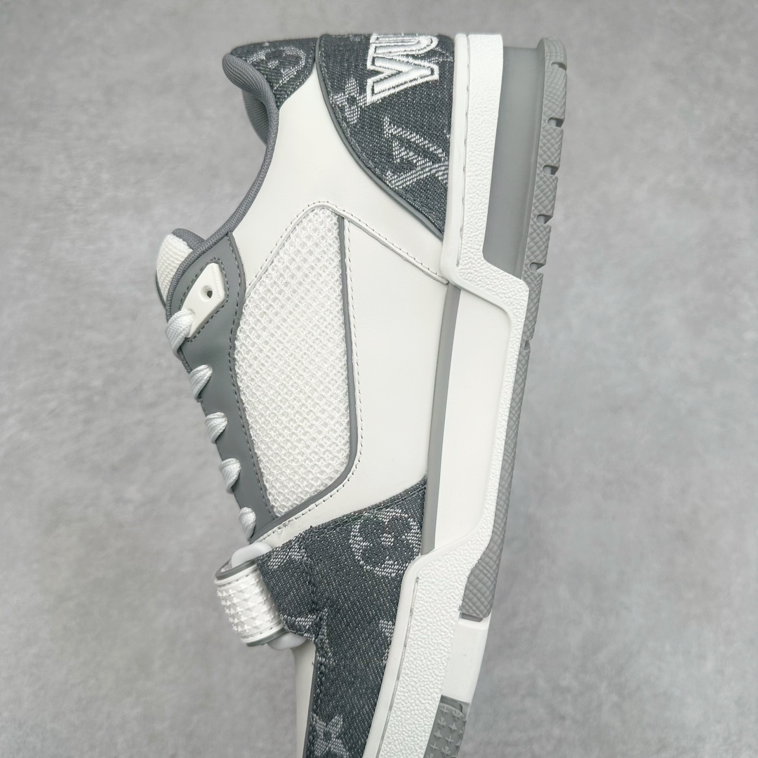 图片[7]-Louis Vuitton Trainer lv时装走秀运动鞋 高尔夫系列 全网最全配色更新最快 最成熟的做工稳定的品控 完美鞋型超高的清洁度 零毛边线头瑕疵 全套原楦原纸版原鞋开模 全网最具灵魂的版型 正确原装黄色鞋盒 正确中底印花 鞋面印花3D高频深度立体 全鞋电脑针车 紧密相连 针距密度一致 环保乳胶注塑鞋垫 厚度脚感还原原版 皮面裁剪部位 统一油边封口工艺 原装橡胶大底含胶量大底组合零偏差 专柜全套包装 防尘袋 说明书 质保卡 男女鞋 尺码：35 36 37 38 39 40 41 42 43 44 45-选品中心