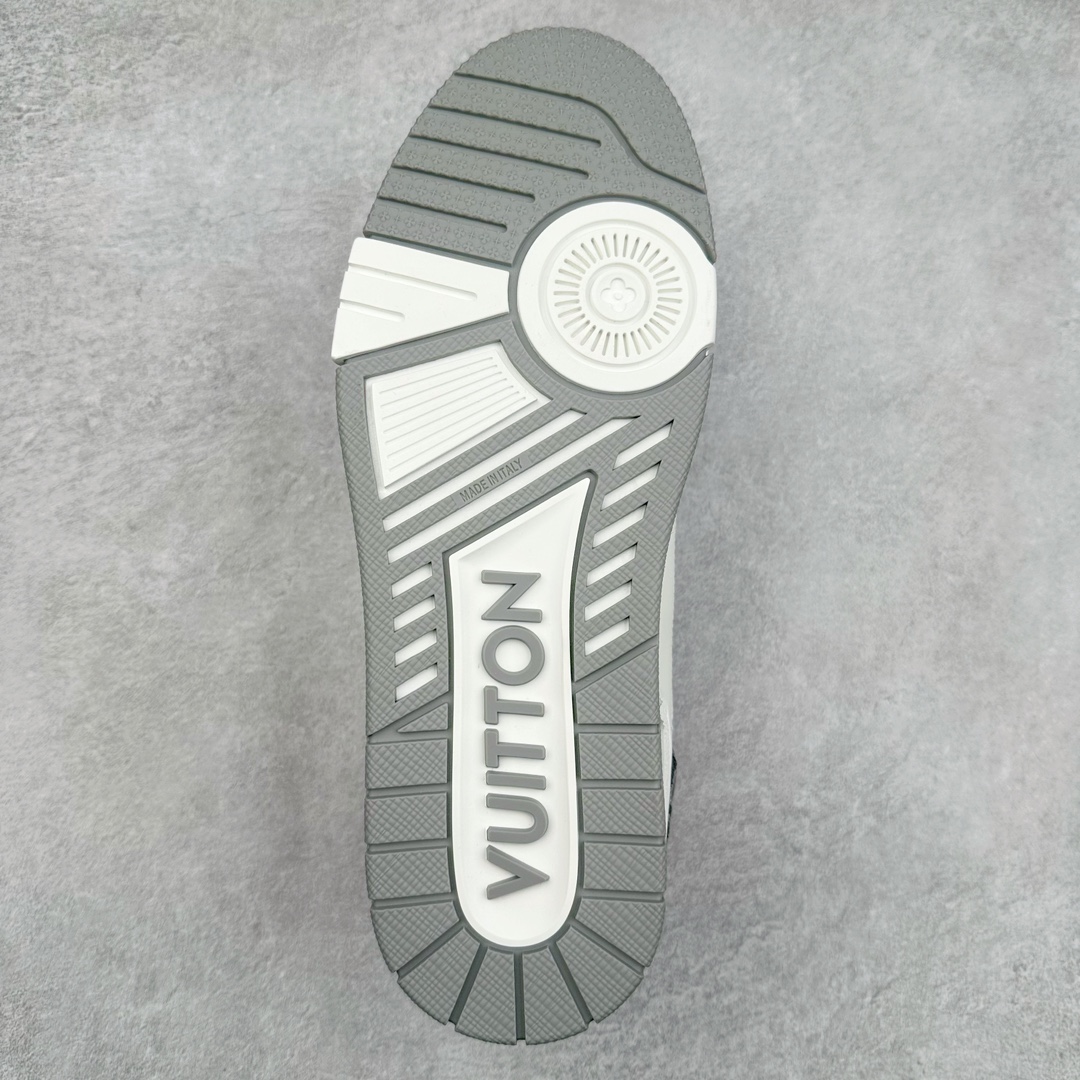 图片[9]-Louis Vuitton Trainer lv时装走秀运动鞋 高尔夫系列 全网最全配色更新最快 最成熟的做工稳定的品控 完美鞋型超高的清洁度 零毛边线头瑕疵 全套原楦原纸版原鞋开模 全网最具灵魂的版型 正确原装黄色鞋盒 正确中底印花 鞋面印花3D高频深度立体 全鞋电脑针车 紧密相连 针距密度一致 环保乳胶注塑鞋垫 厚度脚感还原原版 皮面裁剪部位 统一油边封口工艺 原装橡胶大底含胶量大底组合零偏差 专柜全套包装 防尘袋 说明书 质保卡 男女鞋 尺码：35 36 37 38 39 40 41 42 43 44 45-选品中心