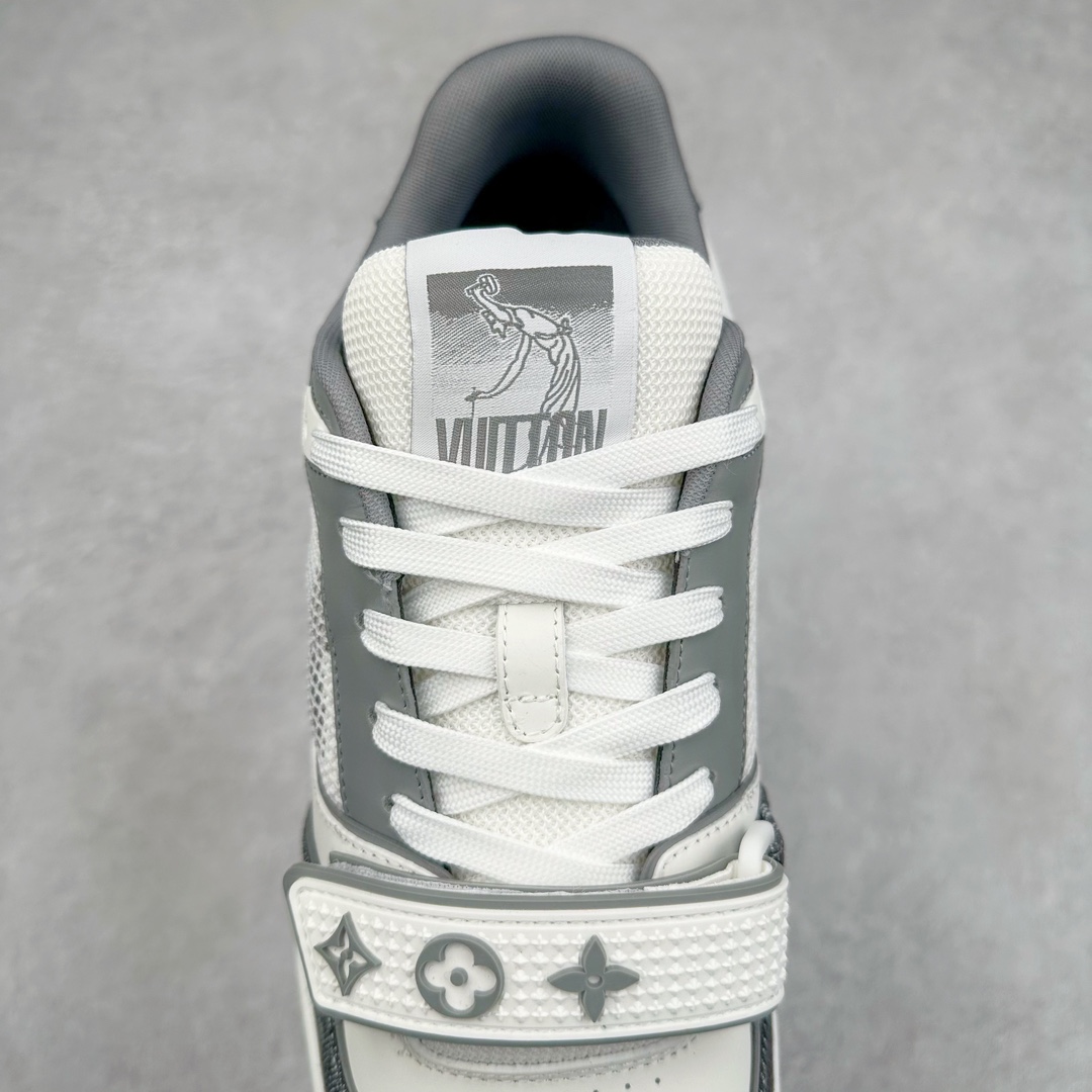 图片[5]-Louis Vuitton Trainer lv时装走秀运动鞋 高尔夫系列 全网最全配色更新最快 最成熟的做工稳定的品控 完美鞋型超高的清洁度 零毛边线头瑕疵 全套原楦原纸版原鞋开模 全网最具灵魂的版型 正确原装黄色鞋盒 正确中底印花 鞋面印花3D高频深度立体 全鞋电脑针车 紧密相连 针距密度一致 环保乳胶注塑鞋垫 厚度脚感还原原版 皮面裁剪部位 统一油边封口工艺 原装橡胶大底含胶量大底组合零偏差 专柜全套包装 防尘袋 说明书 质保卡 男女鞋 尺码：35 36 37 38 39 40 41 42 43 44 45-选品中心