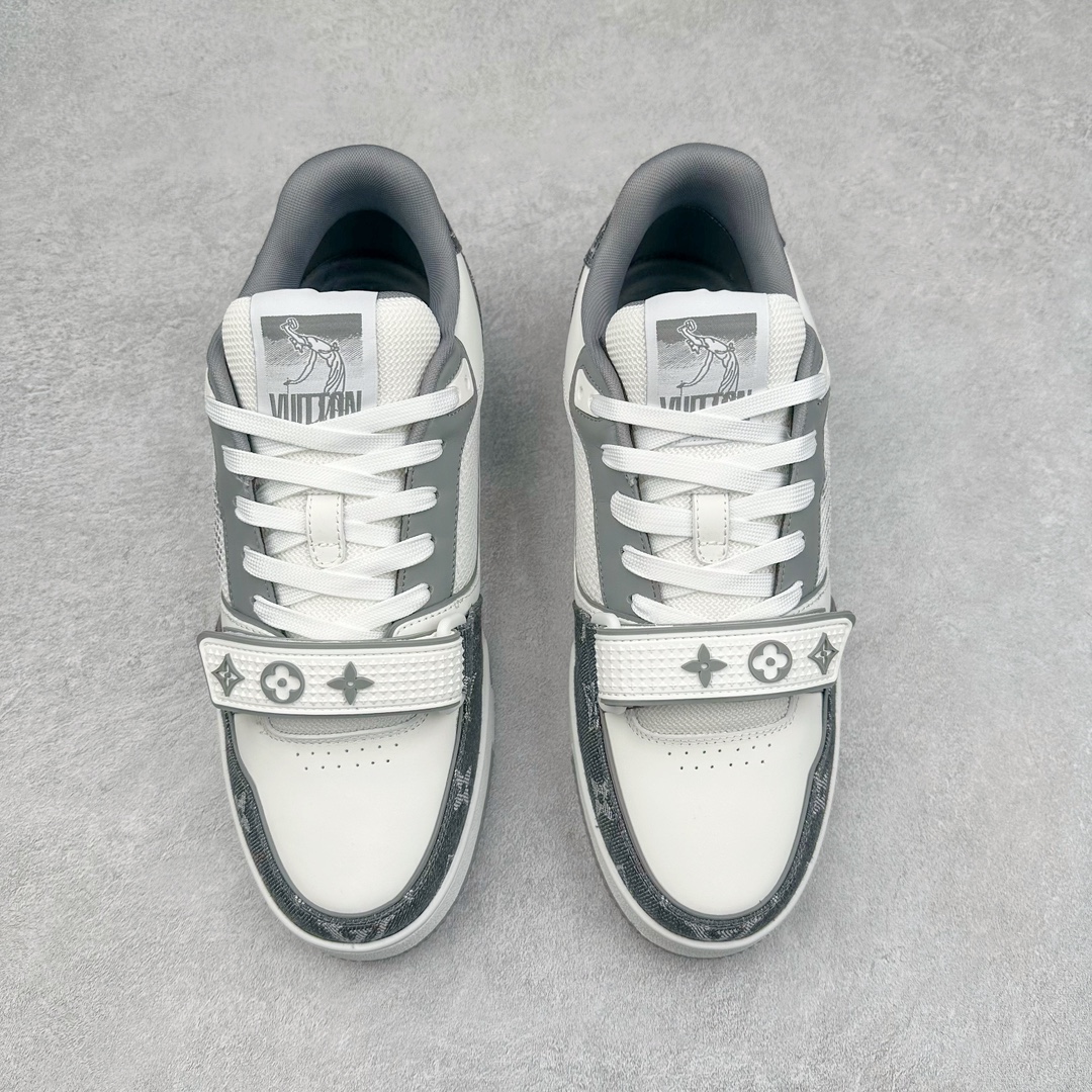 图片[2]-Louis Vuitton Trainer lv时装走秀运动鞋 高尔夫系列 全网最全配色更新最快 最成熟的做工稳定的品控 完美鞋型超高的清洁度 零毛边线头瑕疵 全套原楦原纸版原鞋开模 全网最具灵魂的版型 正确原装黄色鞋盒 正确中底印花 鞋面印花3D高频深度立体 全鞋电脑针车 紧密相连 针距密度一致 环保乳胶注塑鞋垫 厚度脚感还原原版 皮面裁剪部位 统一油边封口工艺 原装橡胶大底含胶量大底组合零偏差 专柜全套包装 防尘袋 说明书 质保卡 男女鞋 尺码：35 36 37 38 39 40 41 42 43 44 45-选品中心