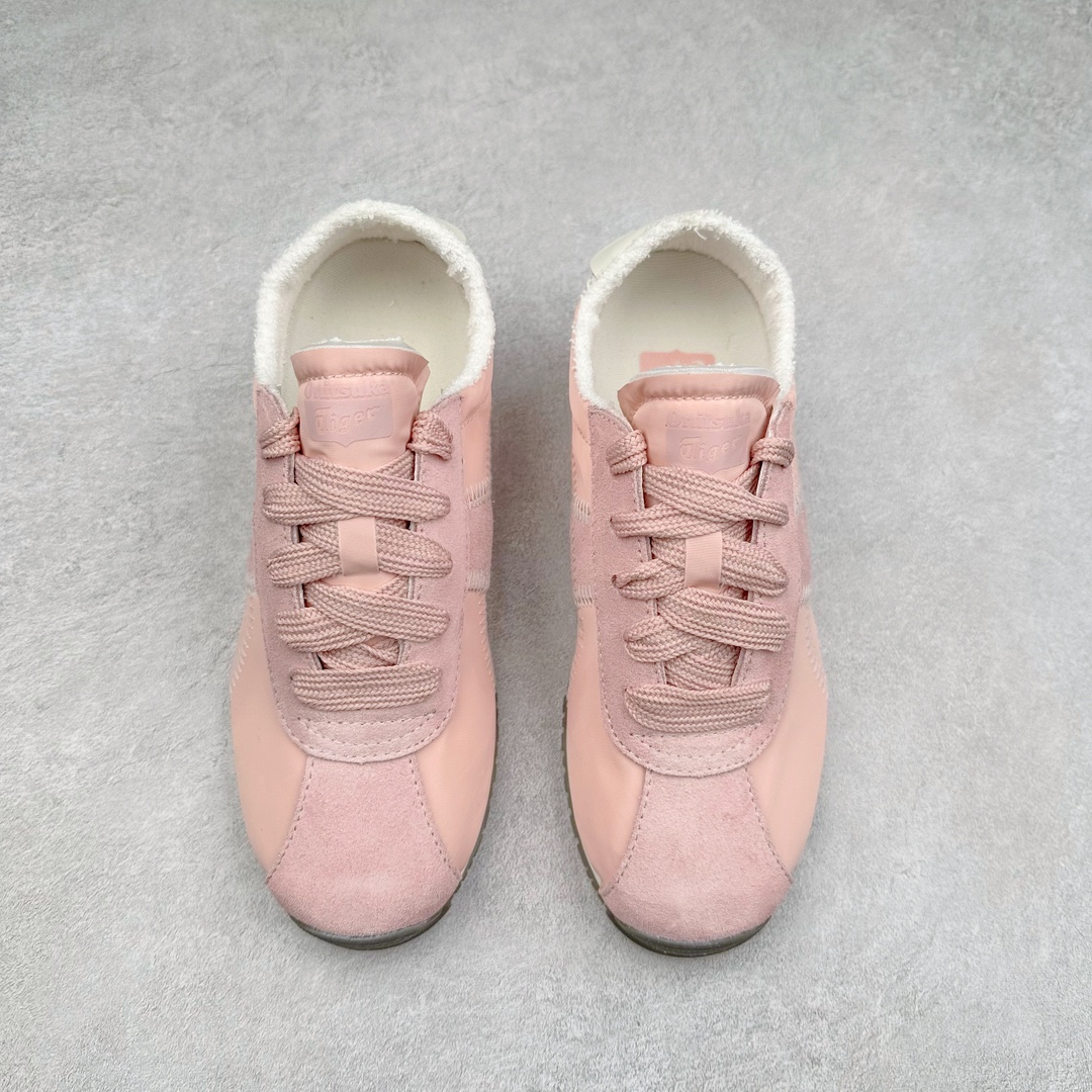 图片[2]-Onitsuka Tiger CORSAIR™ A55鞋款 作为鬼冢虎品牌创立75周年限定之作 灵感源自1970 年代 慢跑热潮先驱的经典鞋履TIGER CORSAIRT™ 以现代视角崭新呈现 简约廓形与细密缝线条纹相得益彰 饰以鬼塚虎标志性的后跟提耳和十字补强 崭新演绎经典之美 轻盈鞋身搭配出色缓震的纤薄鞋底 精妙平衡舒适与时尚 尺码：36 37 37.5 38 39 39.5 40 40.5 41.5 42 42.5 43 44 44.5 45-选品中心