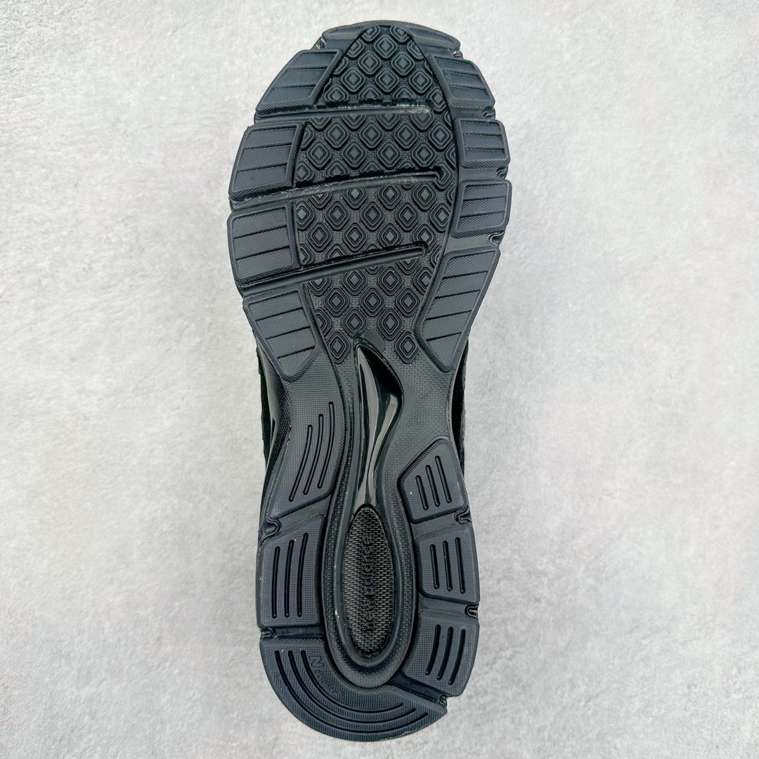 图片[9]-＃K版纯原 New Balance in USA M990V4 新百伦NB系列美产血统经典复古休闲运动百搭老爹跑步鞋 990V4延续了品牌引以为傲的精湛制鞋技艺及经典复古轮廓 同时中底结合新的ACTIVE lite和PU材料 重新诠释ENCAP科技 带来绝佳缓震体验 于细节处 全鞋360度的3M反光设计 及鞋舌固定功能上的提升 配以全新的N标设计更是带来绝佳的用户体验 尺码：36 37 37.5 38 38.5 39 40 40.5 41.5 42 42.5 43 44 44.5 45-选品中心