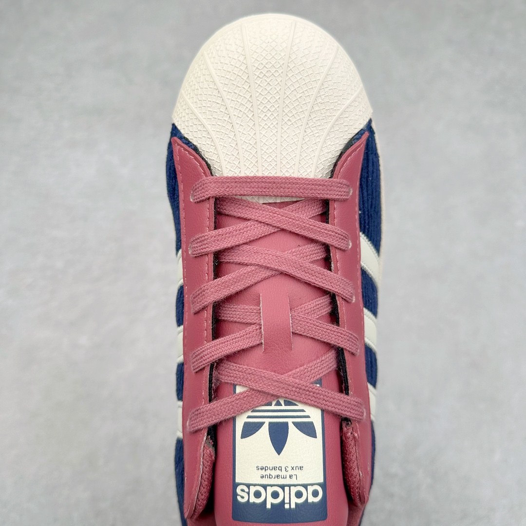 图片[4]-AD Originals Superstar 经典复古贝壳头板鞋 IG2152 诞生于1969年 是第一双将全皮面鞋 身与橡胶鞋头结合在一起的低帮篮球鞋 Superstar最开始 是作为高帮篮球鞋Pro Model的低帮版本而出现的 但因为其独特和醒目的橡胶鞋头造型而让大家熟知 被大家形象地称为\\\”shelltoe\\\”贝壳头 在70年代的美国职业篮球场上 接近3/4的NBA球员都将这双Superstar作为场上用鞋 80年代之后 经过不断的改良和发展 Superstar逐渐成为横跨时装、音乐、街头文化、休闲和运动等各大领域的时尚潮鞋 尺码：36 36.5 37 38 38.5 39 40 40.5 41 42 42.5 43 44 44.5 45-选品中心