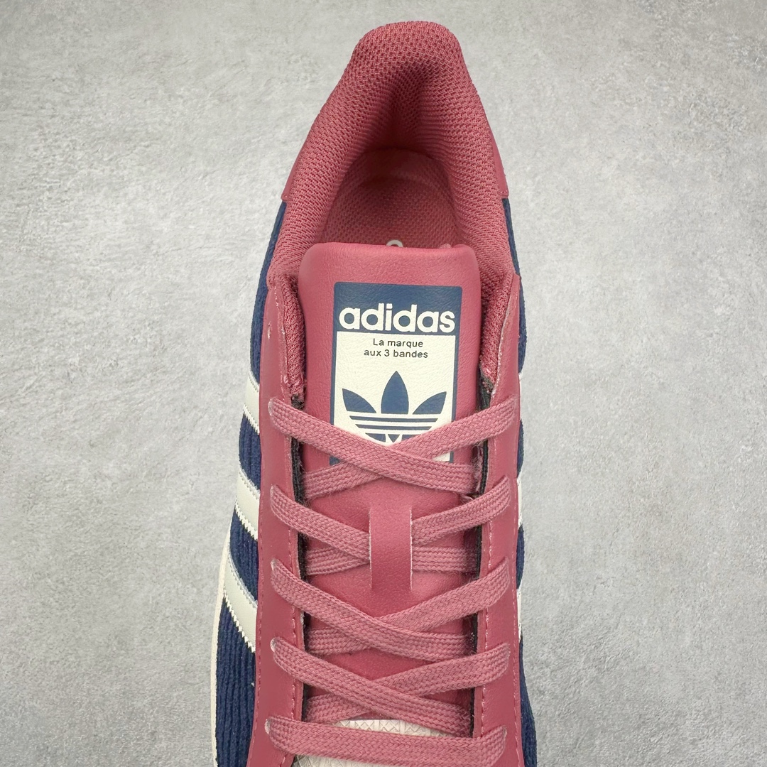 图片[5]-AD Originals Superstar 经典复古贝壳头板鞋 IG2152 诞生于1969年 是第一双将全皮面鞋 身与橡胶鞋头结合在一起的低帮篮球鞋 Superstar最开始 是作为高帮篮球鞋Pro Model的低帮版本而出现的 但因为其独特和醒目的橡胶鞋头造型而让大家熟知 被大家形象地称为\\\”shelltoe\\\”贝壳头 在70年代的美国职业篮球场上 接近3/4的NBA球员都将这双Superstar作为场上用鞋 80年代之后 经过不断的改良和发展 Superstar逐渐成为横跨时装、音乐、街头文化、休闲和运动等各大领域的时尚潮鞋 尺码：36 36.5 37 38 38.5 39 40 40.5 41 42 42.5 43 44 44.5 45-选品中心