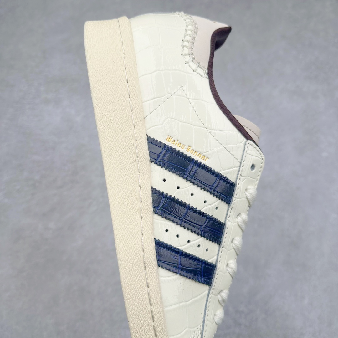 图片[6]-AD Originals Superstar 经典复古贝壳头板鞋 JP7161 诞生于1969年 是第一双将全皮面鞋 身与橡胶鞋头结合在一起的低帮篮球鞋 Superstar最开始 是作为高帮篮球鞋Pro Model的低帮版本而出现的 但因为其独特和醒目的橡胶鞋头造型而让大家熟知 被大家形象地称为\\\”shelltoe\\\”贝壳头 在70年代的美国职业篮球场上 接近3/4的NBA球员都将这双Superstar作为场上用鞋 80年代之后 经过不断的改良和发展 Superstar逐渐成为横跨时装、音乐、街头文化、休闲和运动等各大领域的时尚潮鞋 尺码：36 36.5 37 38 38.5 39 40 40.5 41 42 42.5 43 44 44.5 45-选品中心